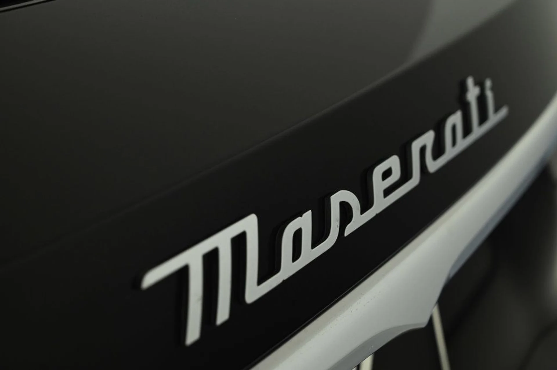 mph023_3726174581_used_2025_maserati_grecale_base_11350_22975672_23_1024_6b74bd07f6