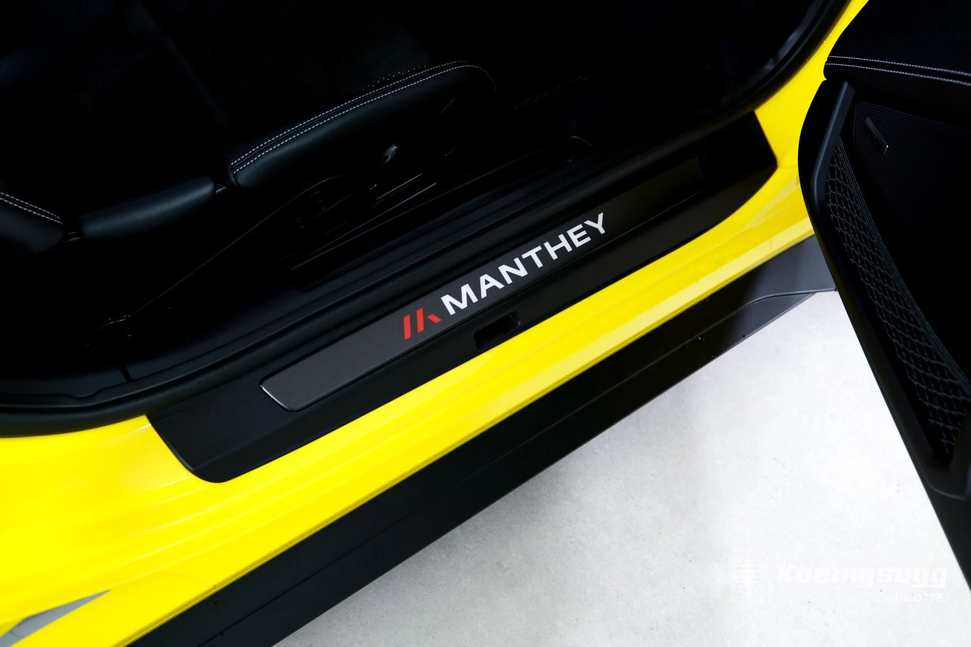 mph023_3730803175_Used_2024_Porsche_911_GT_3_RS_MANTHEY_1774641347_3c7ef300ef