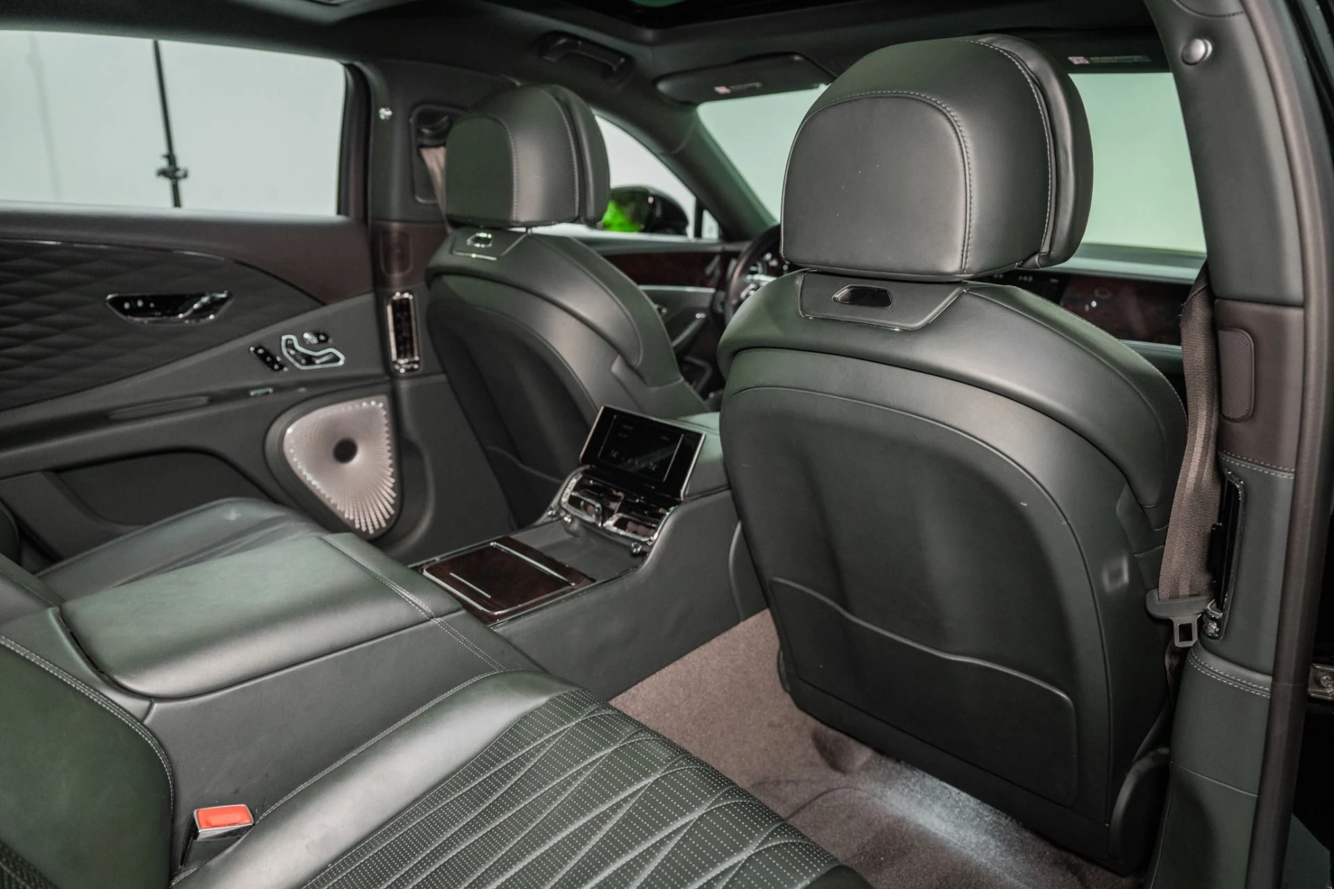 mph023_3735727493_Used_2022_Bentley_Flying_Spur_V8_1761057059_47f24ed12d
