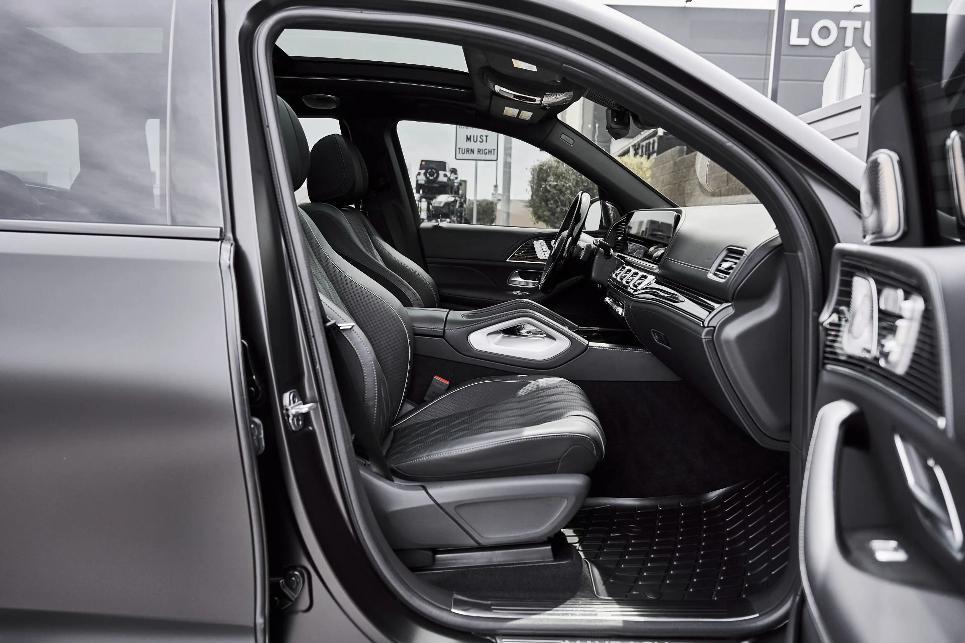 mph023_3740259527_Used_2024_Mercedes_Benz_GLS_Maybach_GLS_600_1776550579_279b219224