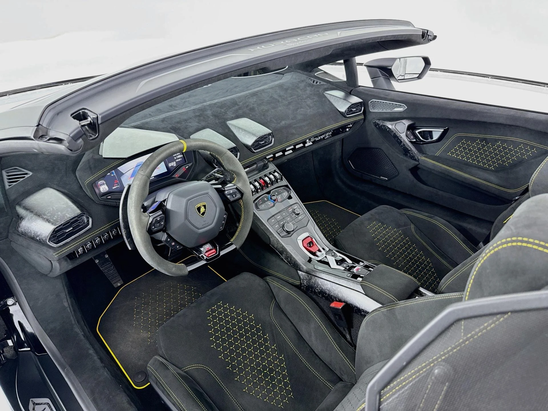 mph023_3744459432_Used_2019_Lamborghini_Huracan_Performante_Spyder_1793134352_917e29f236