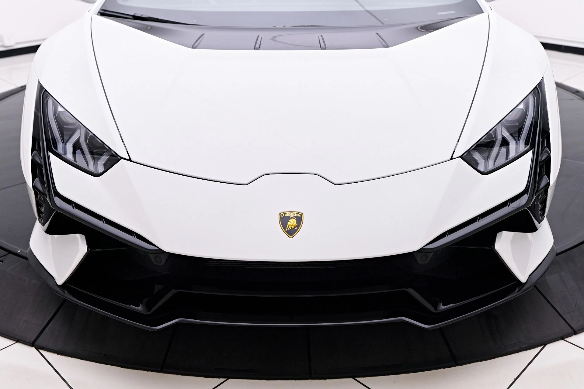 mph023_3748527997_Used_2023_Lamborghini_Huracan_Tecnica_Base_1750384074_8836759b3c