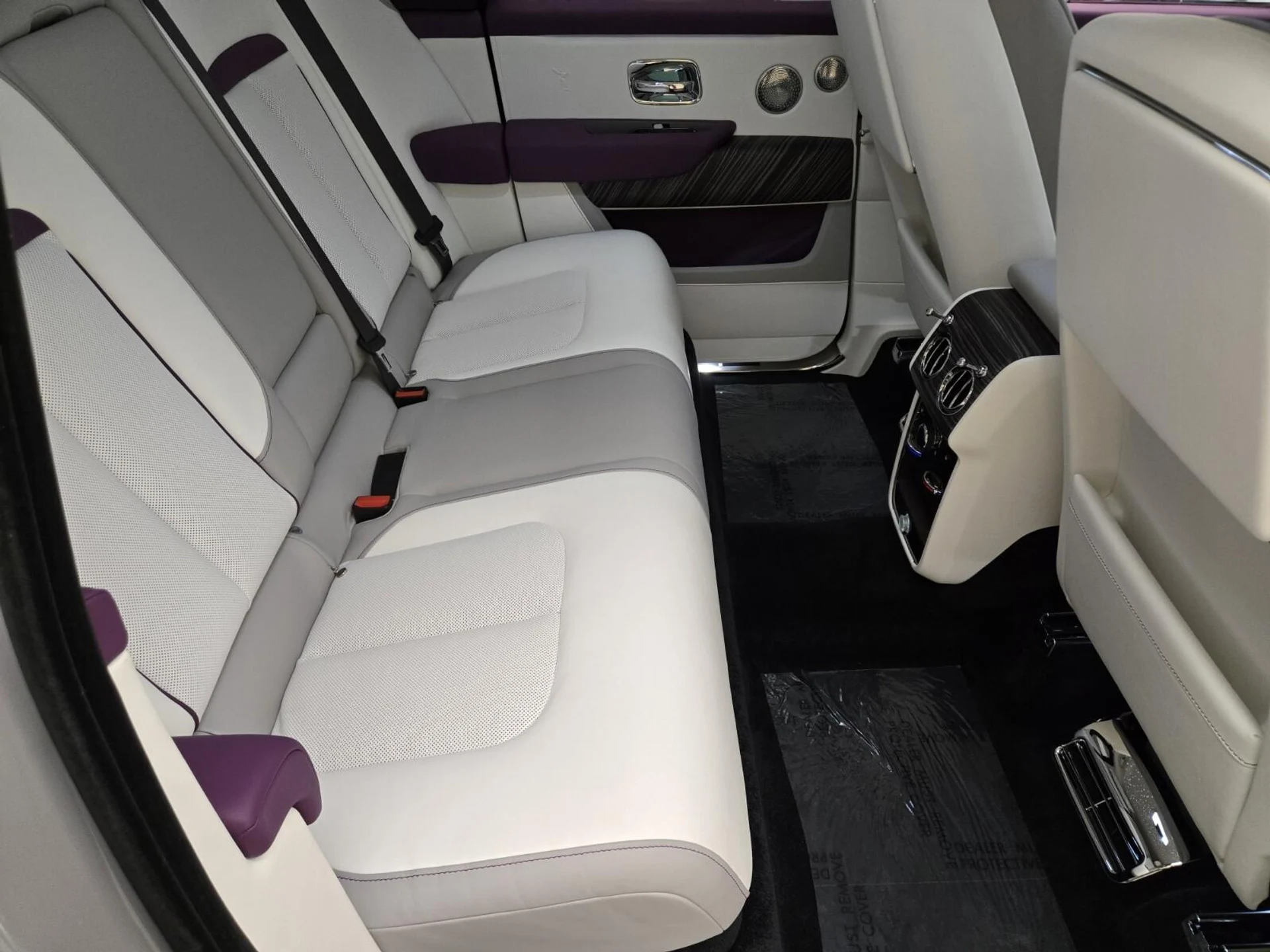 mph023_3749719202_New_2026_Rolls_Royce_Cullinan_1760421170_9d43d00353