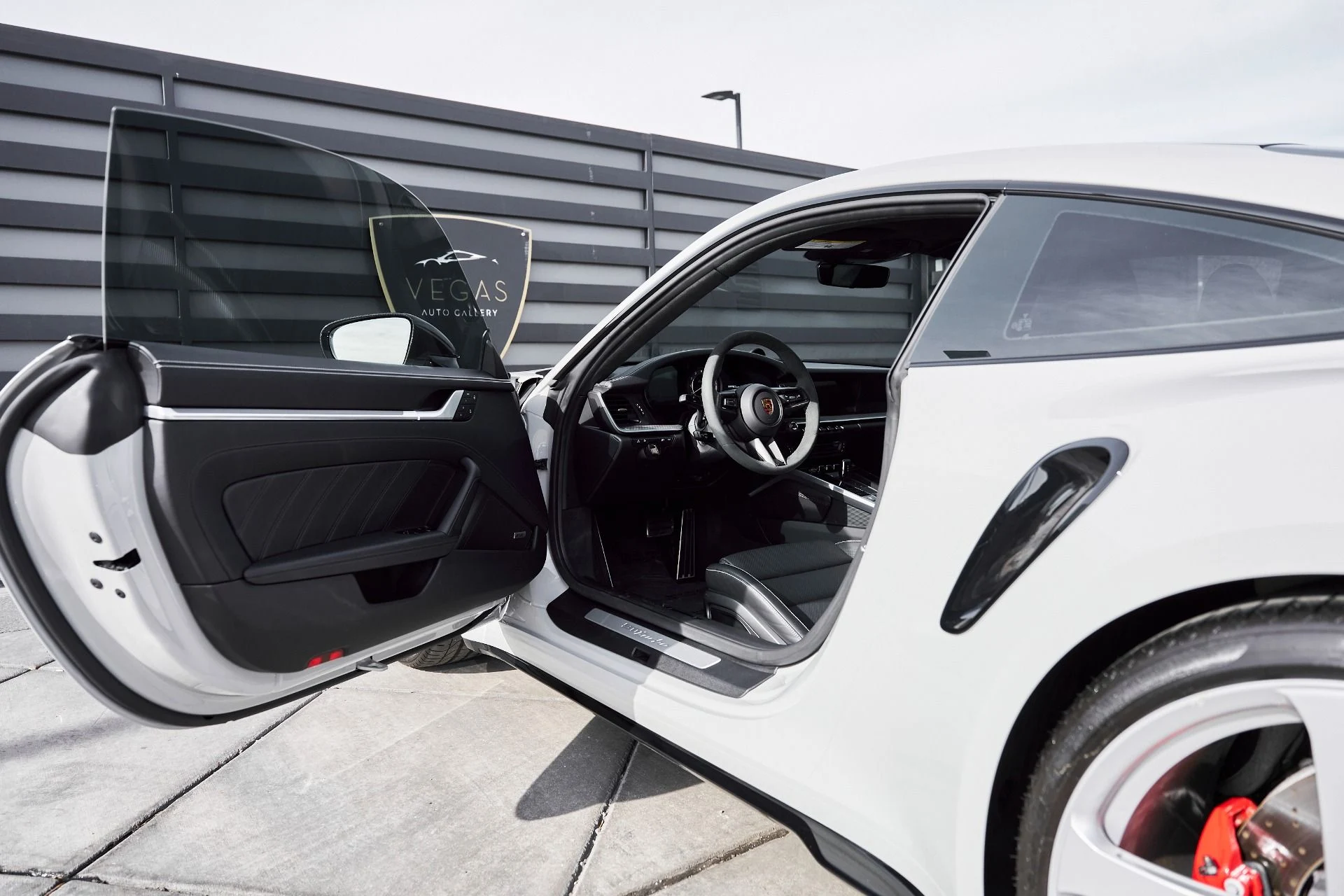 mph023_3751726723_Used_2024_Porsche_911_Turbo_1767745729_456d41ef83