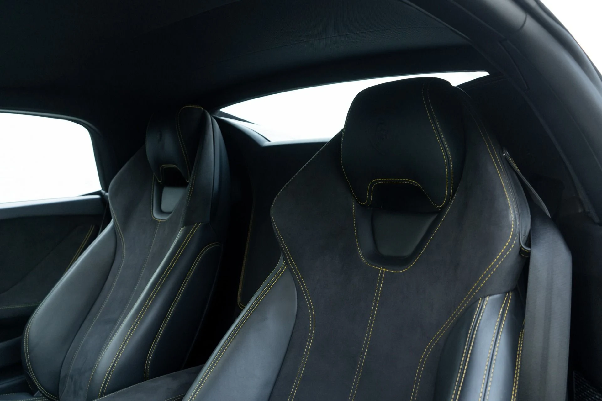 mph023_3752329814_Used_2017_Lamborghini_Huracan_LP_580_2_Spyder_1766447716_067a917b5b