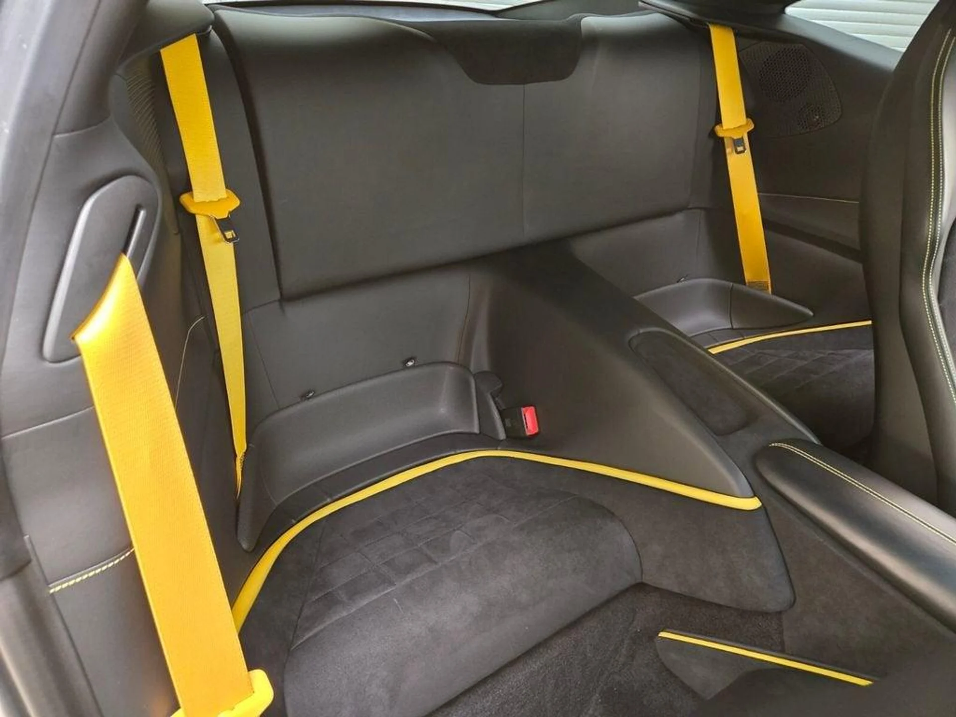 mph023_3757536870_Used_2022_Ferrari_Roma_1775292314_52c7e63687