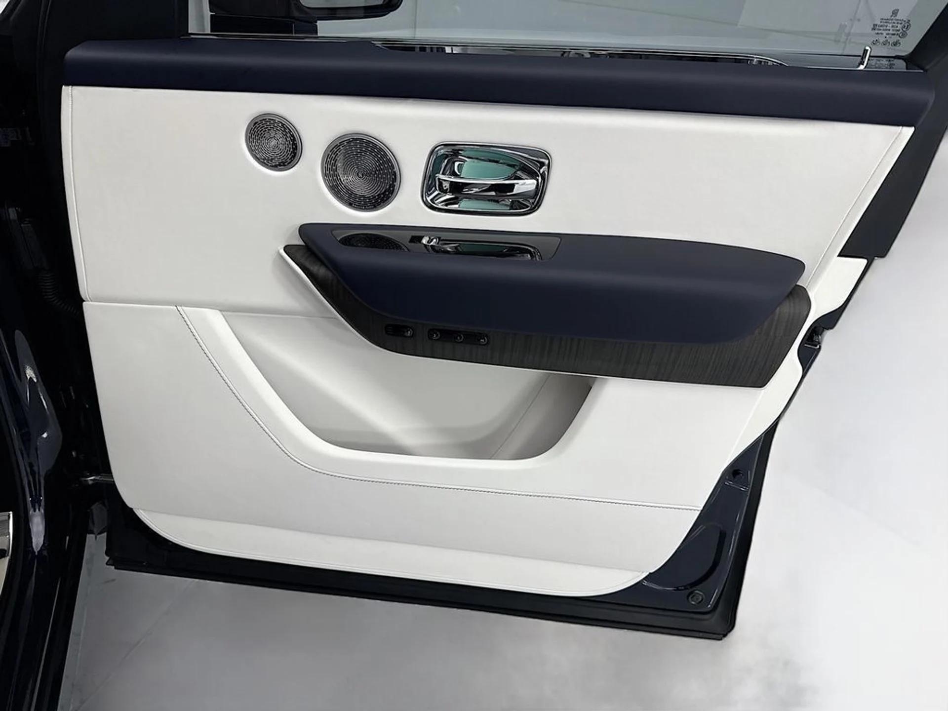 mph023_3773666546_used_2026_rolls_royce_cullinan_sportutility_8119_23009484_24_1024_ae3445618c