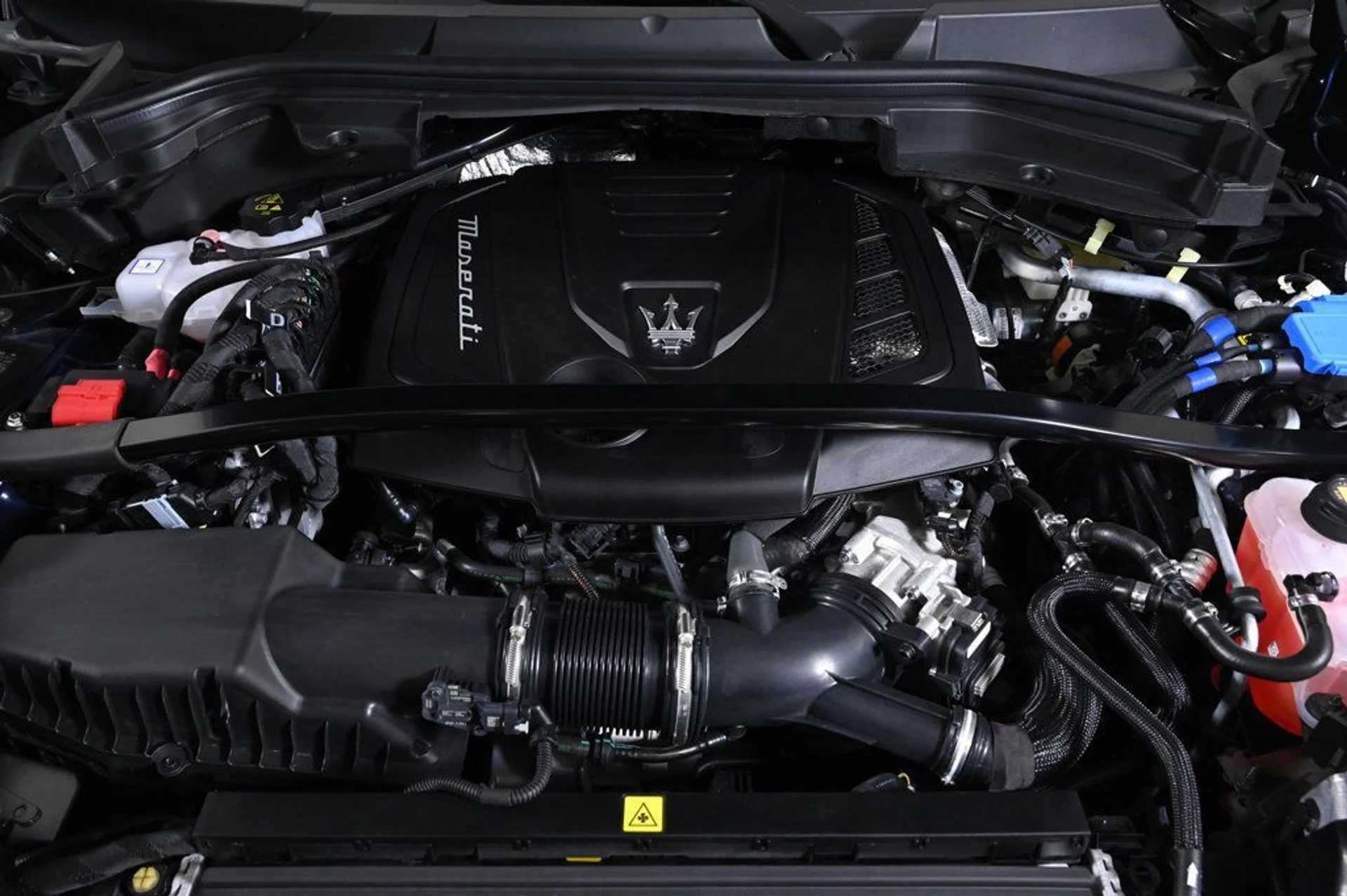 mph023_3773860789_used_2025_maserati_grecale_modena_11350_22945466_23_1024_a064ff680c