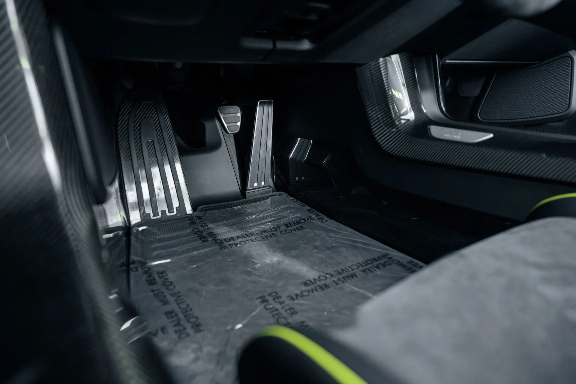 mph023_3777325395_12440_p24_l_4ba3e3a61e