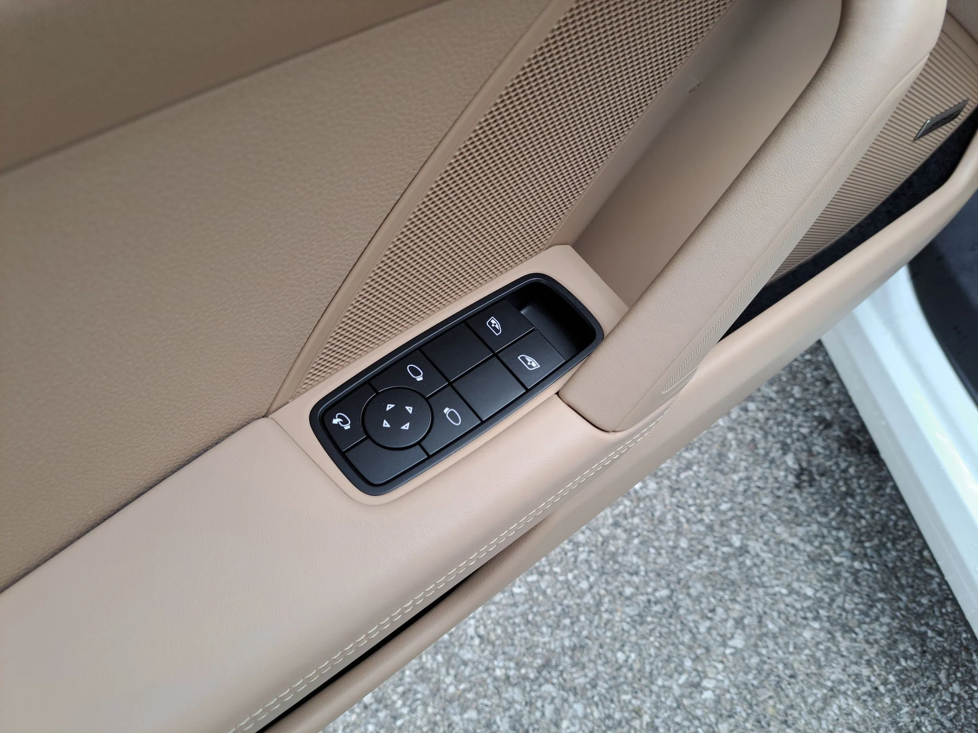 mph023_3782483676_64261e2bbab24535014f6ee84b6d071ax_992098c496