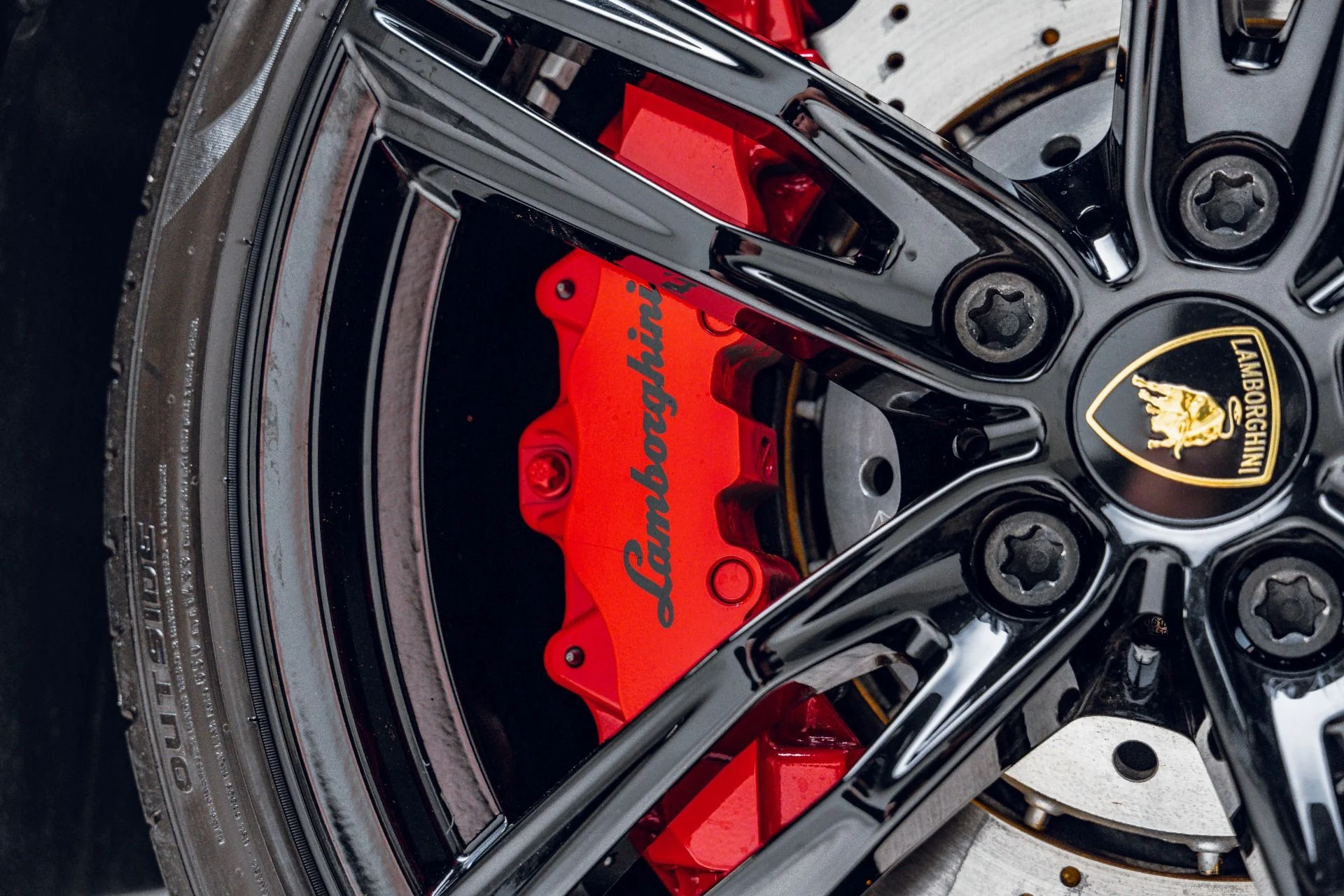 mph023_37858969_Used_2021_Lamborghini_Huracan_EVO_1782507532_02835aad05