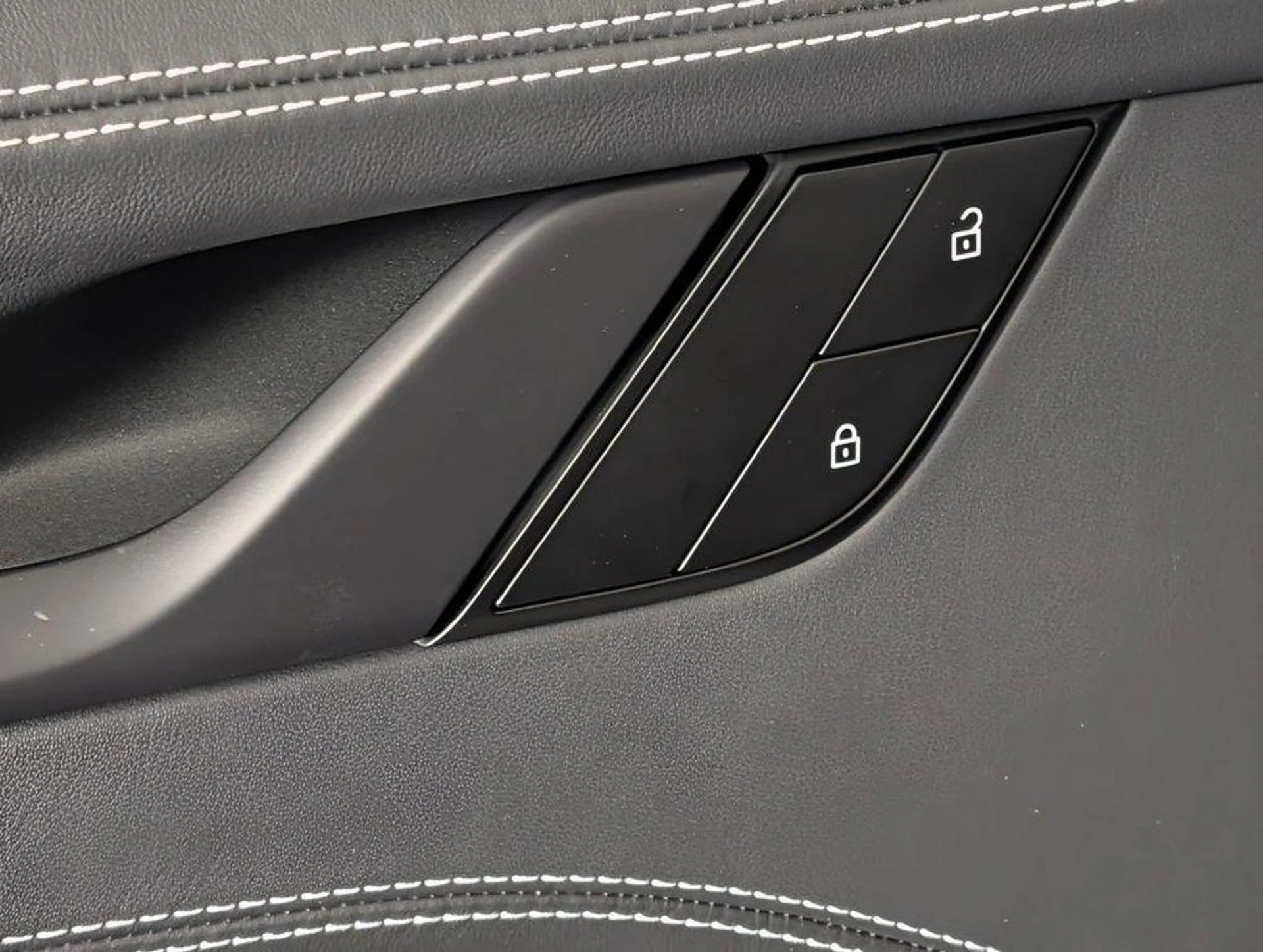 mph023_3786065198_Mr_Ry_OCP_Sh_LC_0_Mxx4_Hkz_ht0_AX_Lk_d8a4525923