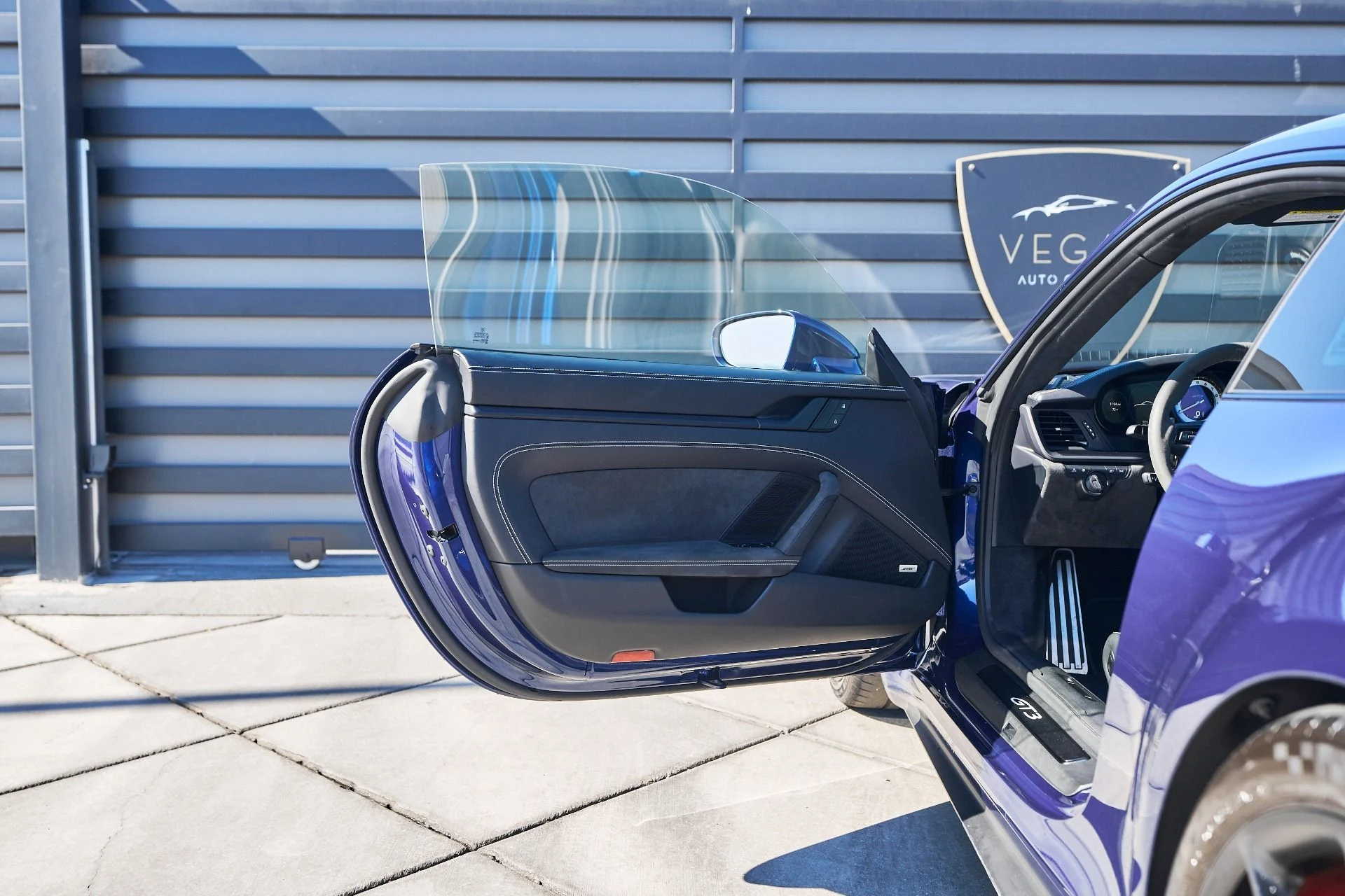 mph023_379269692_Used_2022_Porsche_911_GT_3_1761959368_94c6898dd9