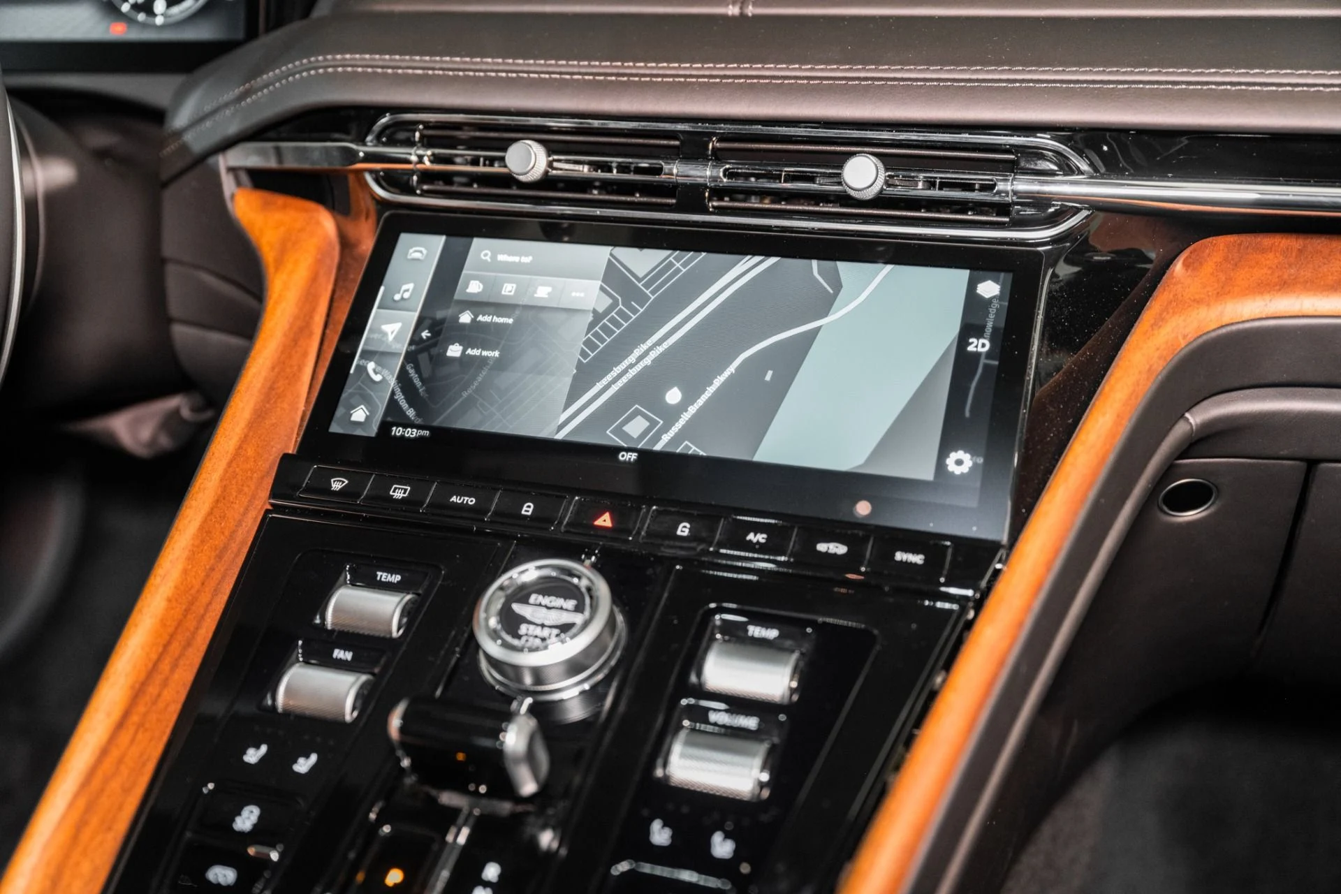 mph023_3796556252_Used_2025_Aston_Martin_DB_12_Coupe_1748960287_51833babf4