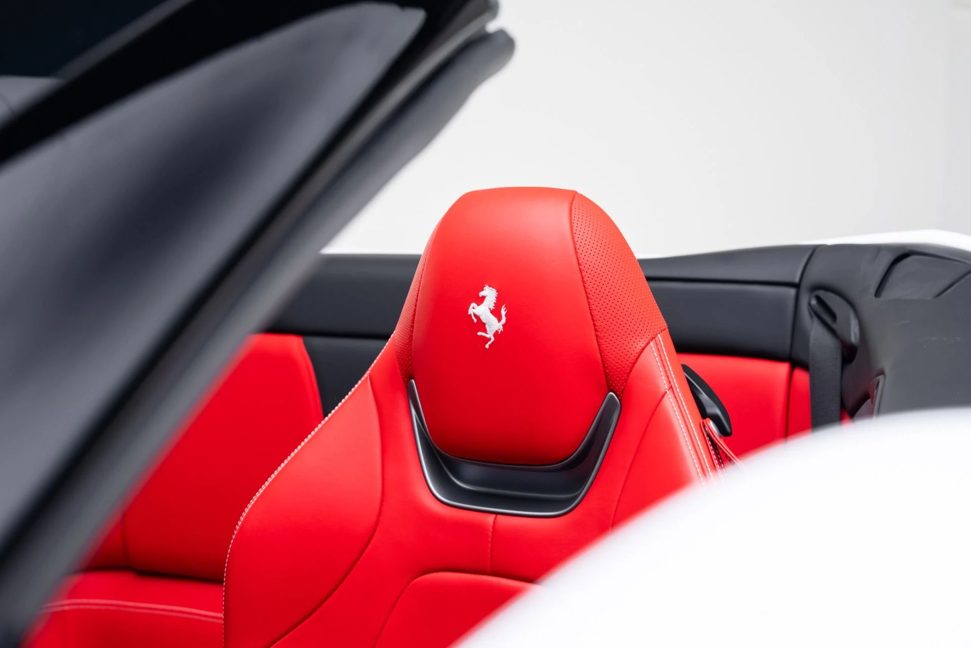 mph023_3797648885_Used_2022_Ferrari_Portofino_M_1771016640_2265f9cb82