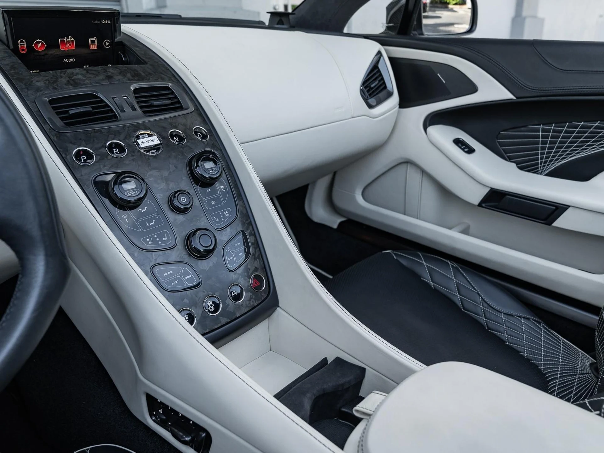 mph023_3797662348_Used_2018_Aston_Martin_Vanquish_S_1759353671_b407890e8e