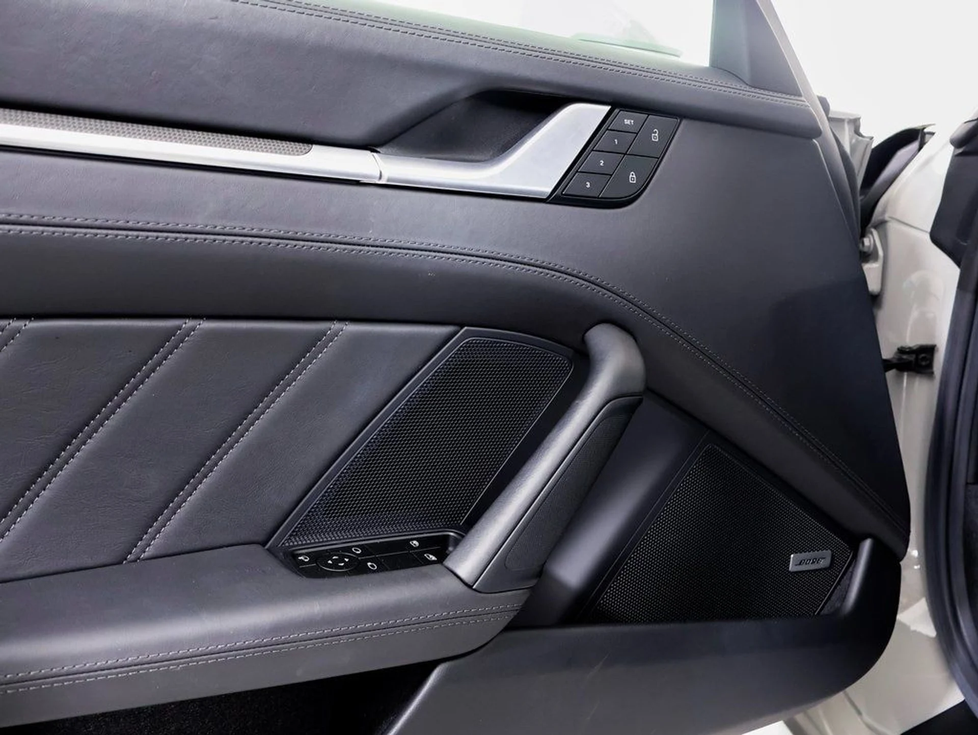 mph023_3799015784_246b88057889583a7b8846e3840a393cx_8868c43410