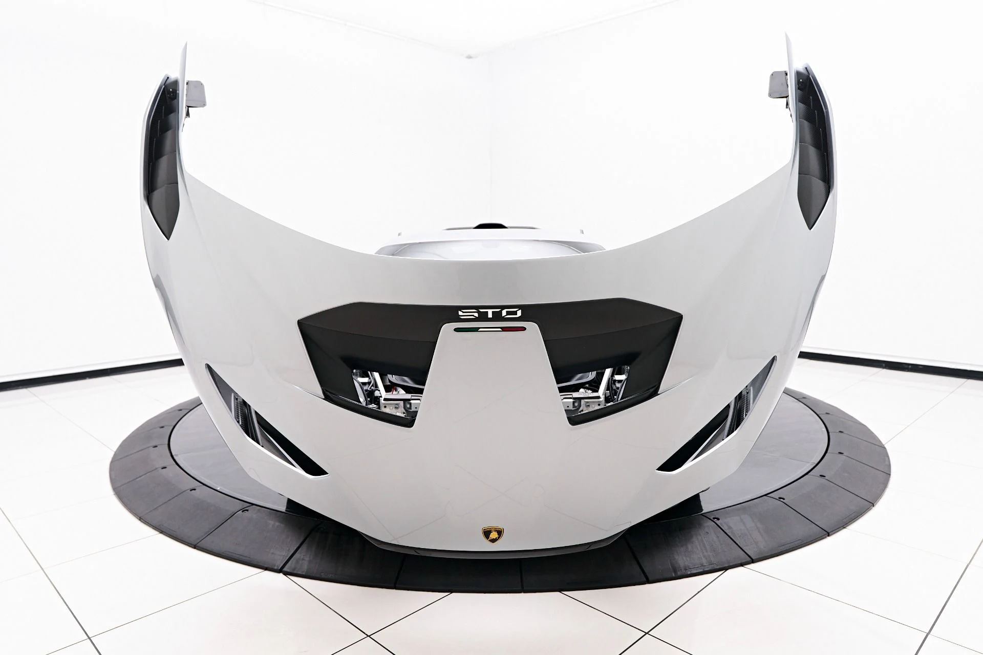 mph023_380571391_Used_2023_Lamborghini_Huracan_STO_Base_1754673404_f6ddef2135