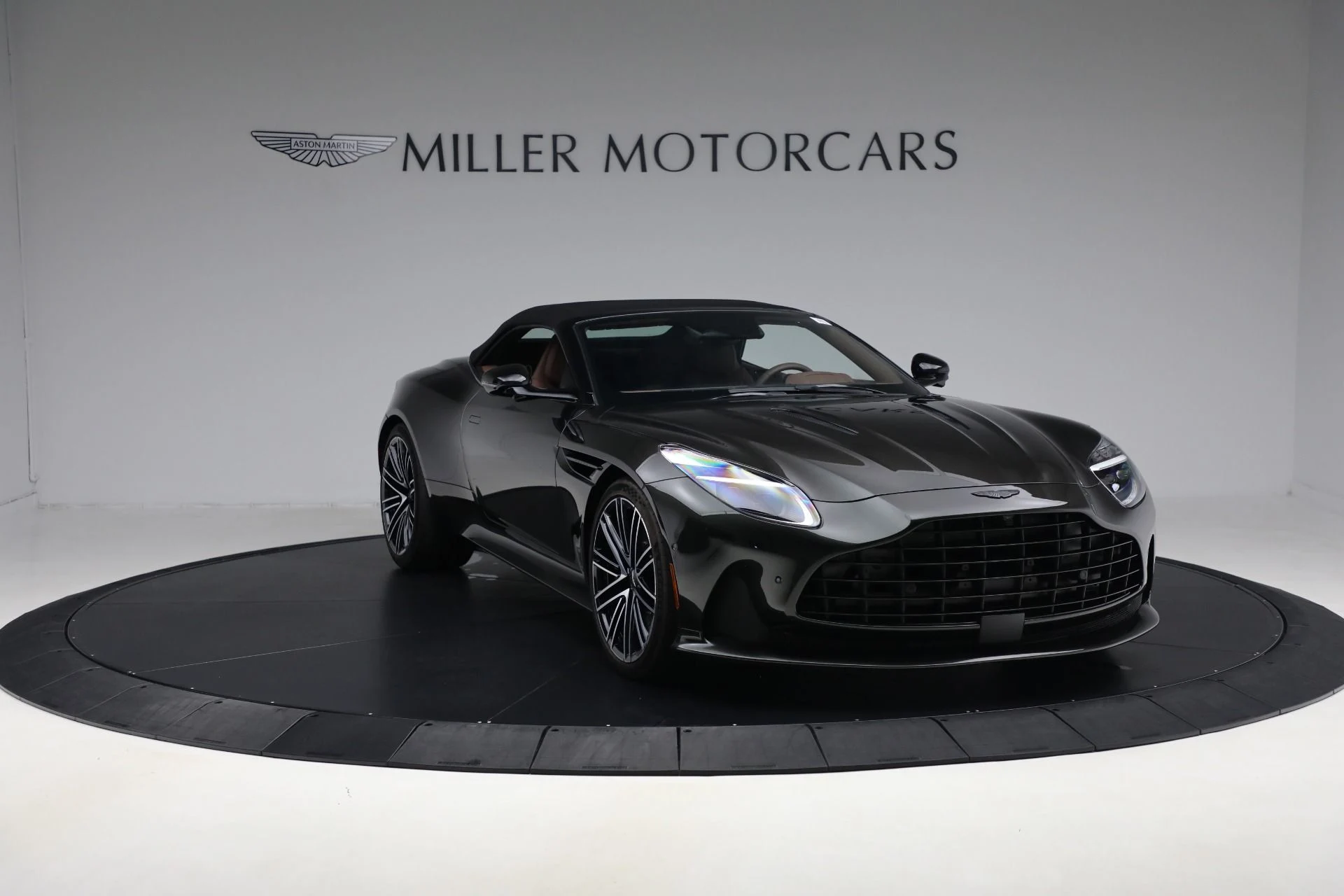mph023_3809847229_Used_2024_Aston_Martin_DB_12_Volante_47f2d6e1c5