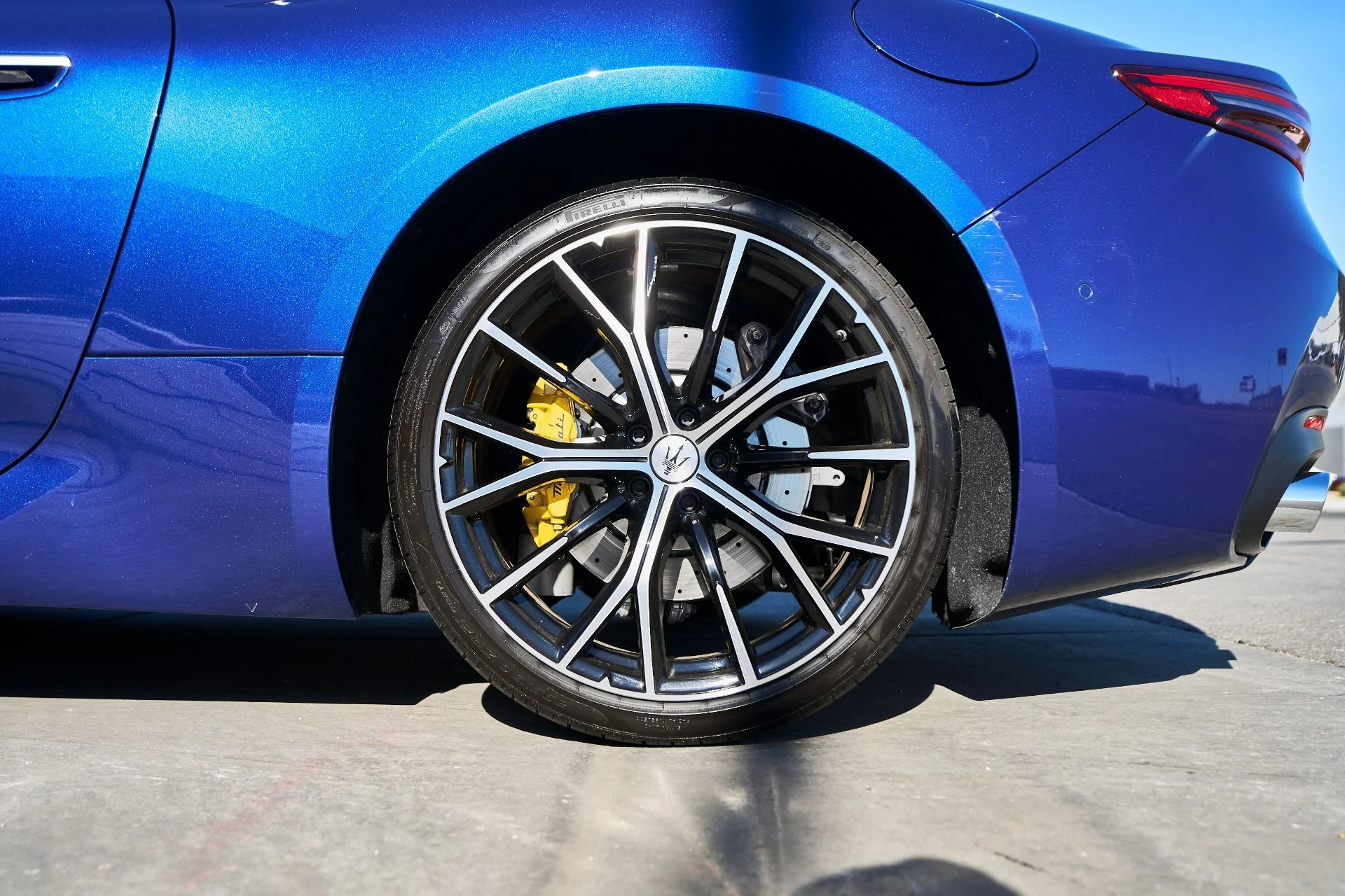 mph023_3816744906_Used_2024_Maserati_Gran_Turismo_Modena_1764124032_9022481792