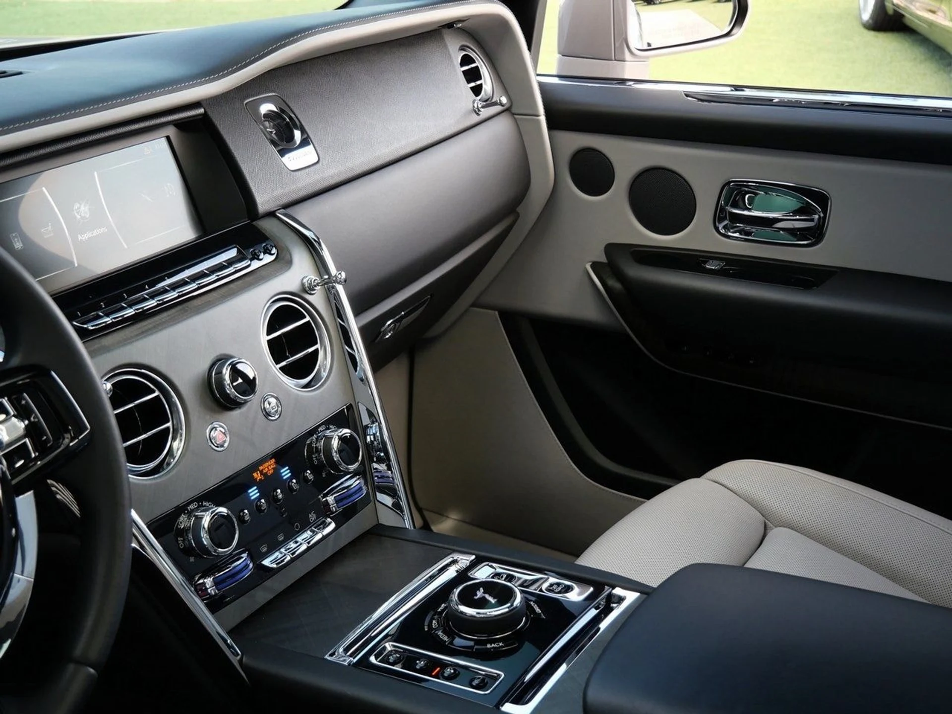 mph023_3838848461_42139afdc2819f4a4c97be07a9dad053x_41b9dc2c5e