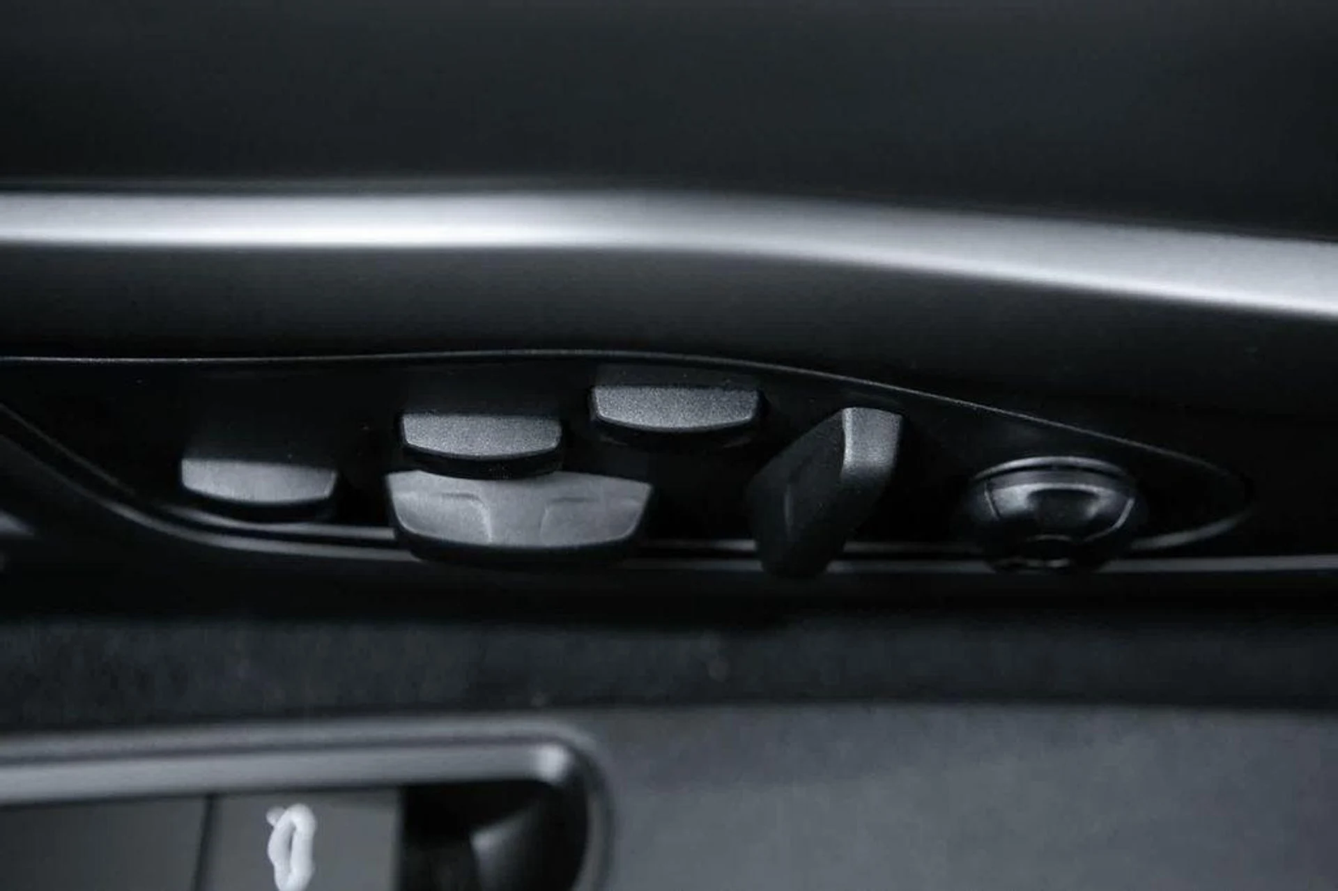 mph023_3843899387_a_LK_Z_Plxaxgshz9_Hv_Us_GNI_Jrr6_M_a94b260801