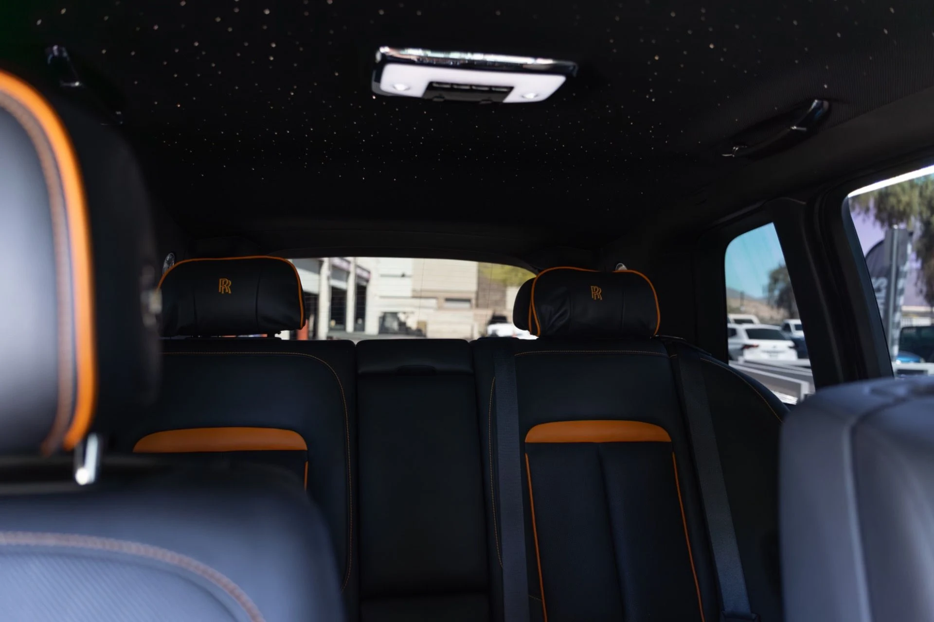 mph023_3851959795_Used_2021_Rolls_Royce_Cullinan_1774297263_fbde31e715