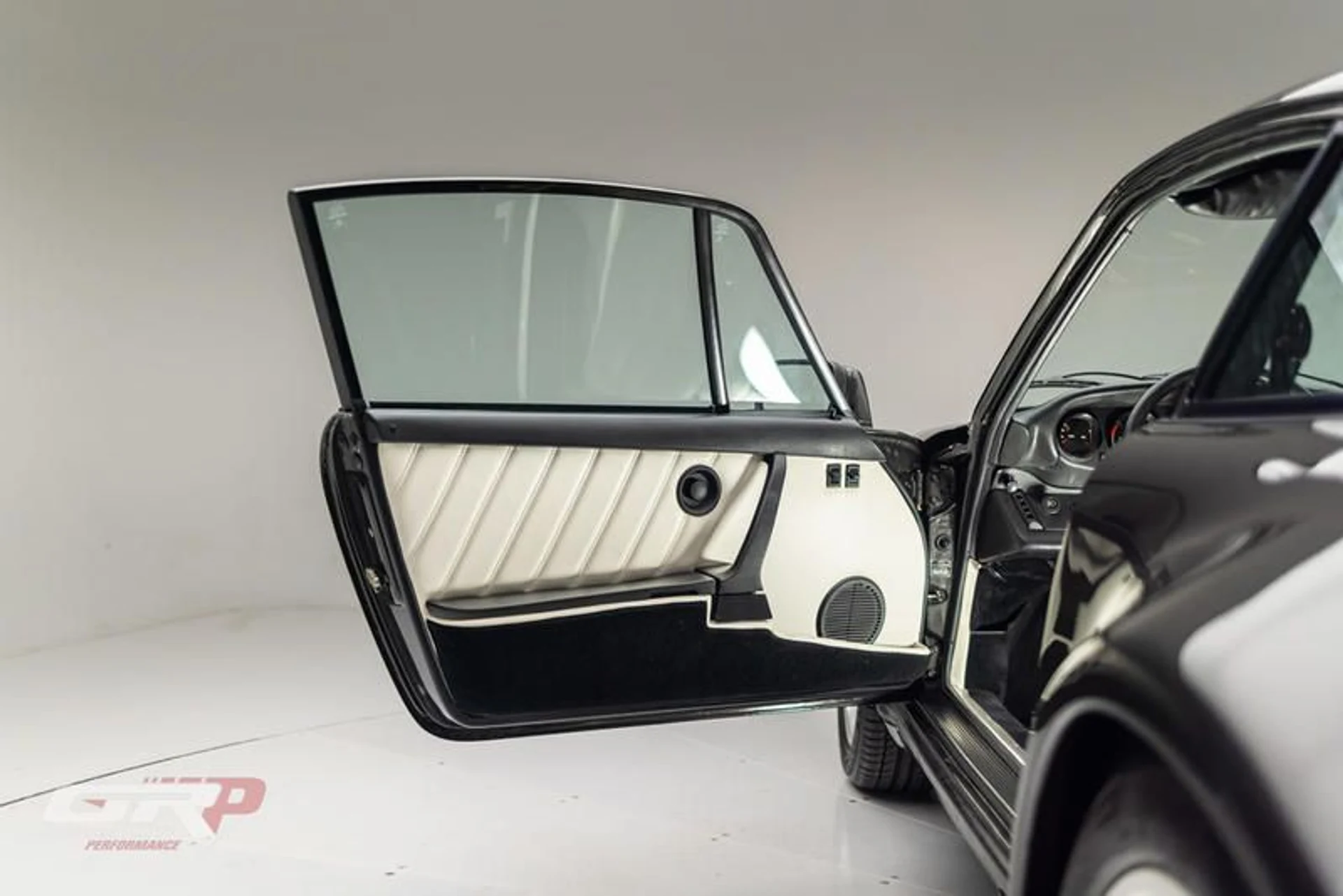 mph023_3863552680_C6_E52_C10_D2_AB_44_B3_97_FC_8_C2_F8_AD_0796_F_73a5892241