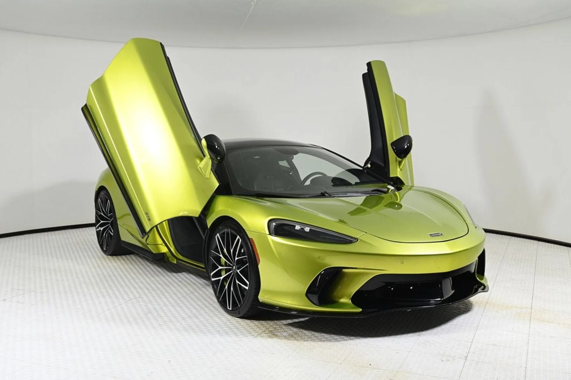mph023_3864154504_used_2025_mclaren_gts_techlux_11350_22874219_23_1024_c3015206a6