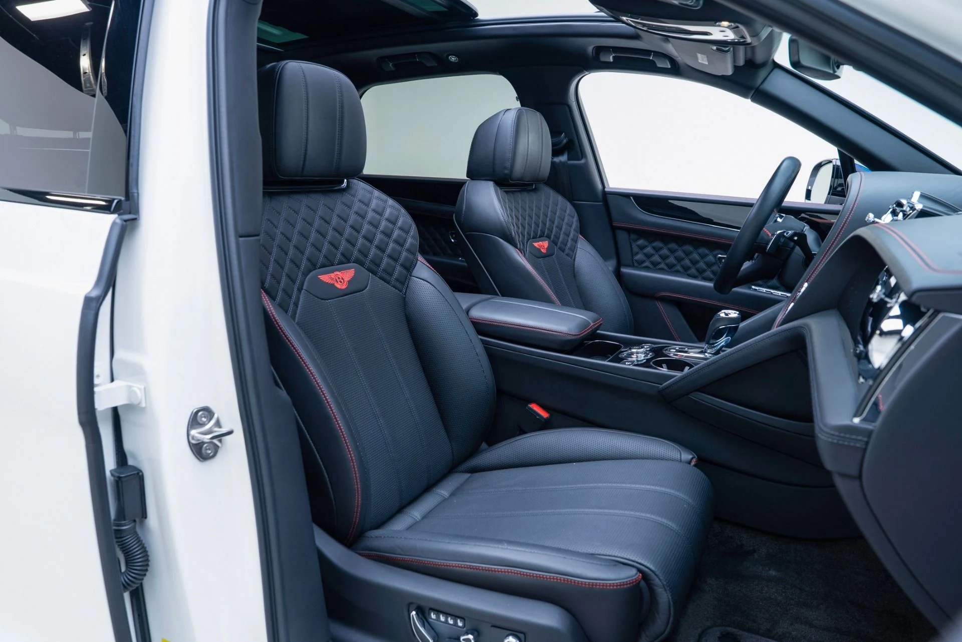 mph023_3864837592_Used_2022_Bentley_Bentayga_S_V8_1779389861_9cba59a899