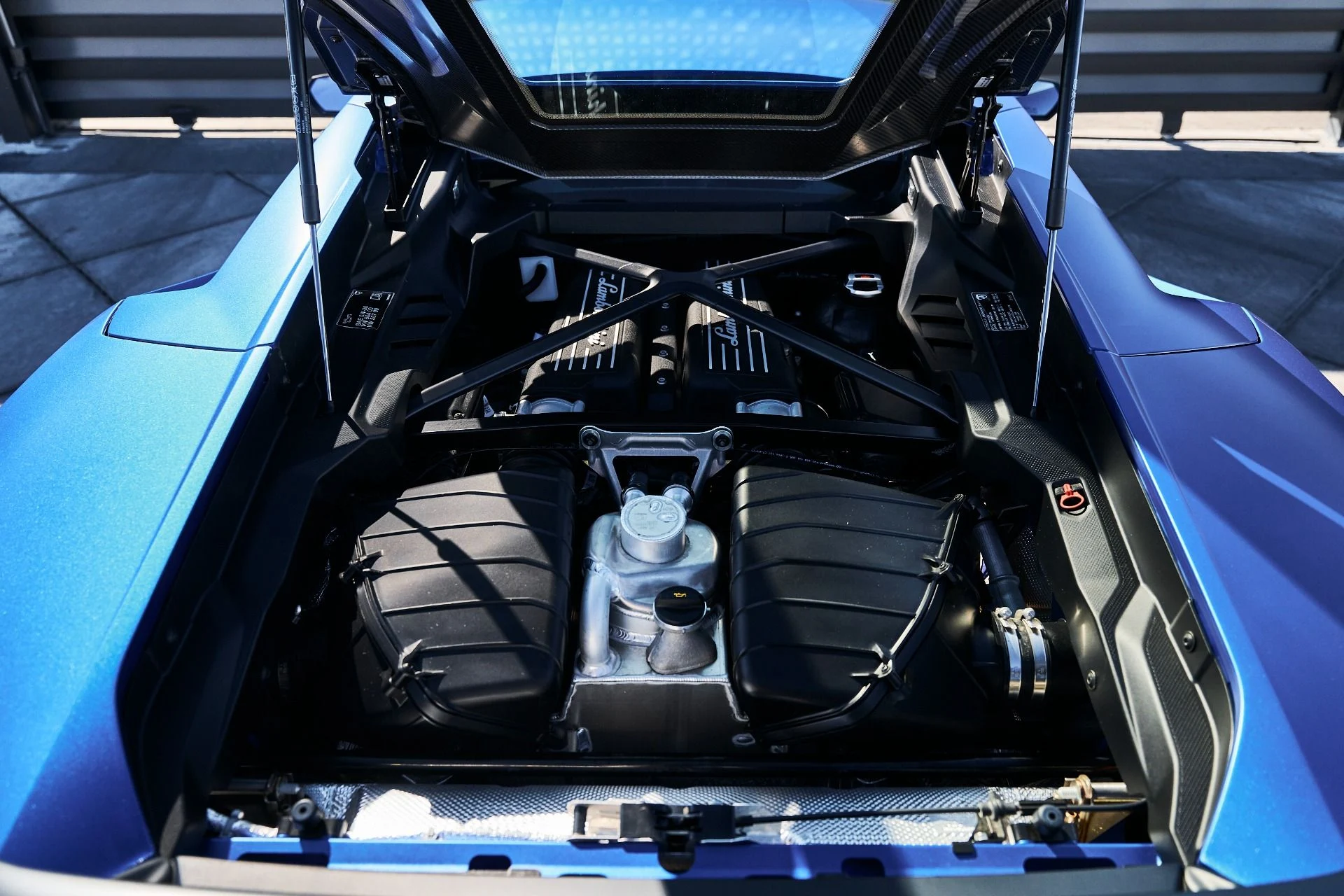 mph023_386774955_Used_2023_Lamborghini_Huracan_Tecnica_Base_1774403161_08875ccc52