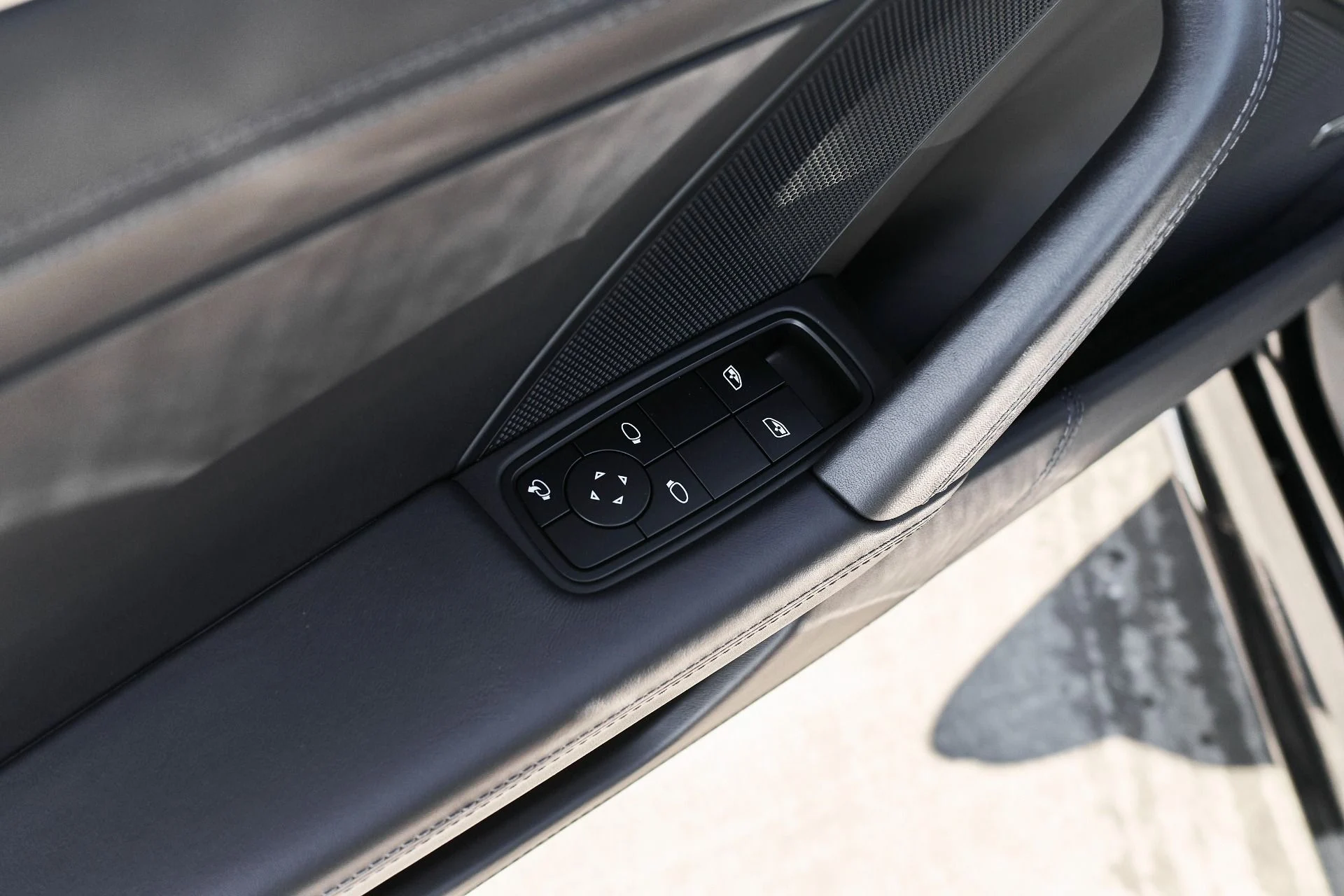 mph023_3867830758_Used_2024_Porsche_911_Turbo_1765937776_371c349cc6