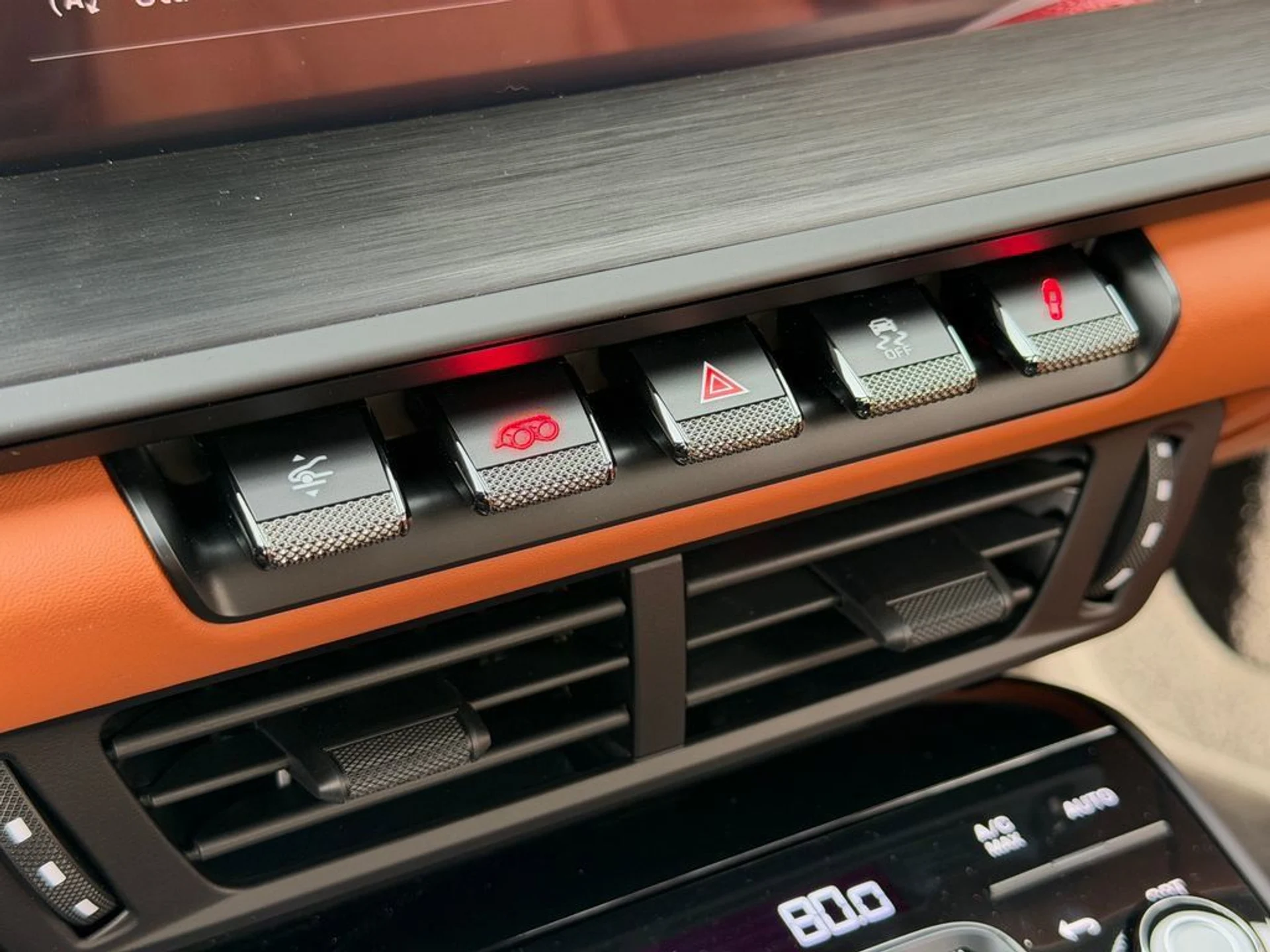 mph023_38876720_0d6950acfbc845afb8f73f4e3bf36736_c5416d3c39