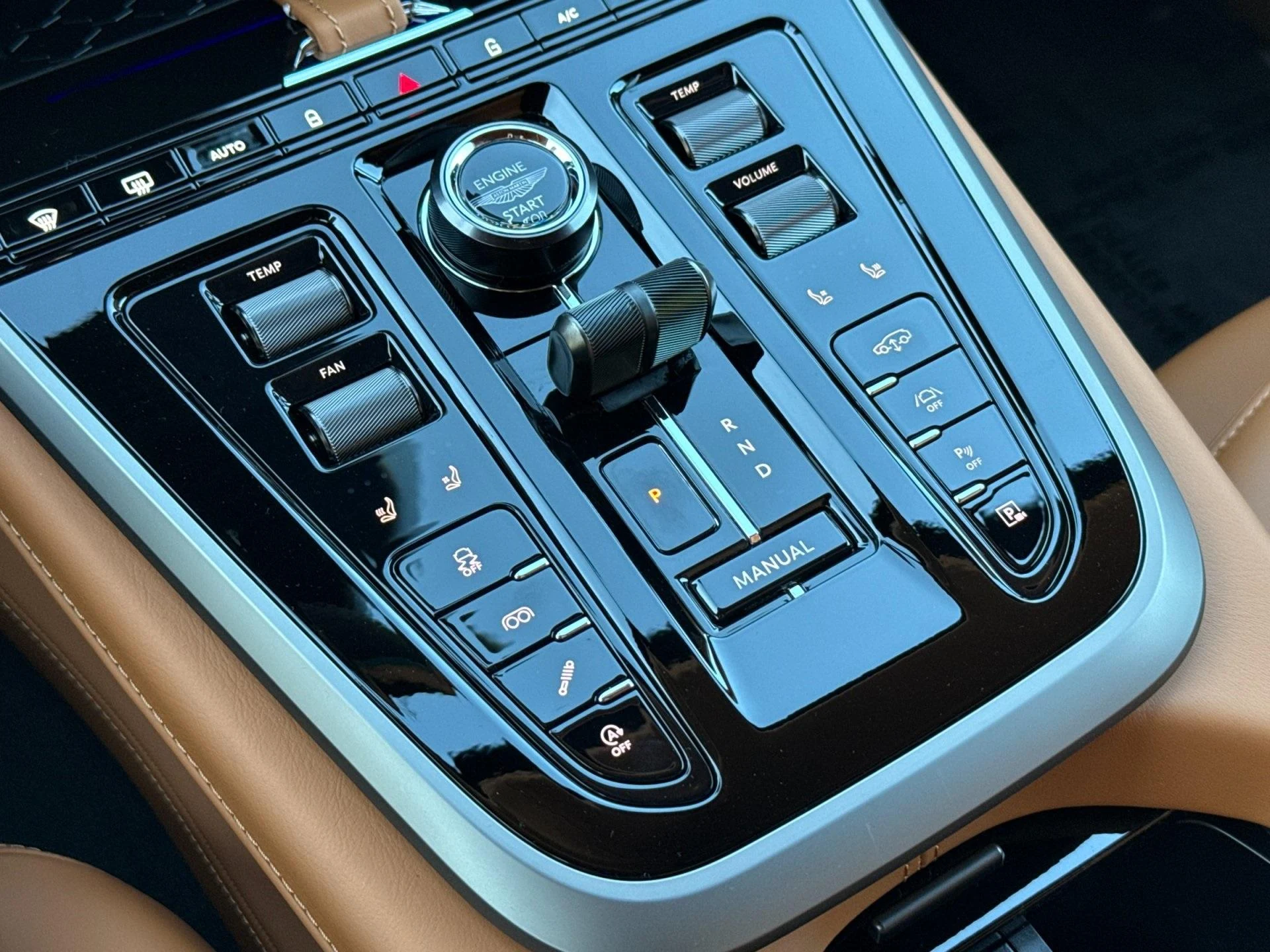 mph023_3895329010_New_2026_Aston_Martin_DBX_707_1768403582_7f23963644