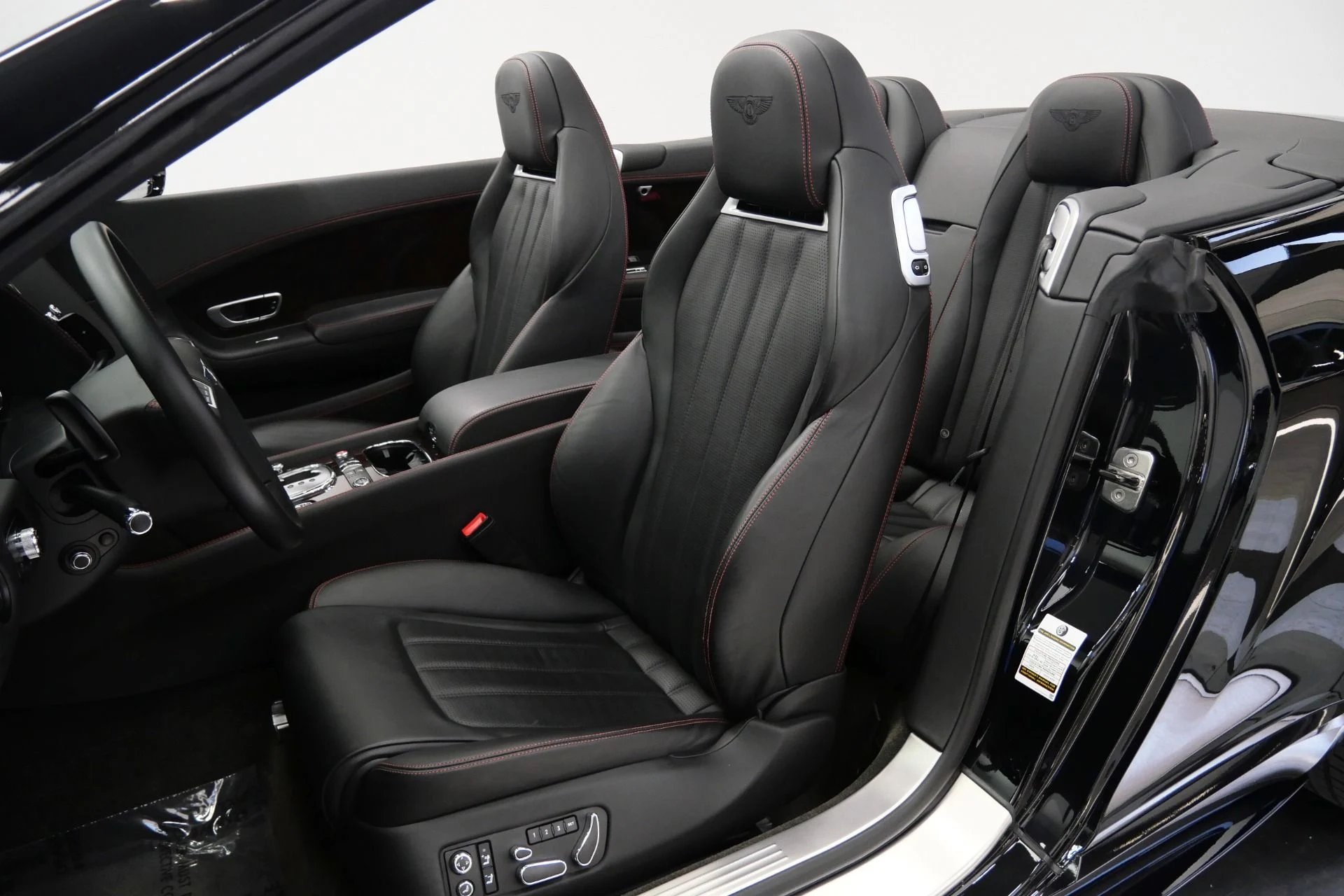 mph023_3902733725_Used_2014_Bentley_Continental_GTC_V8_S_528_Horsepower_Heated_and_Ventilated_Seats_1779224405_1630d11be4