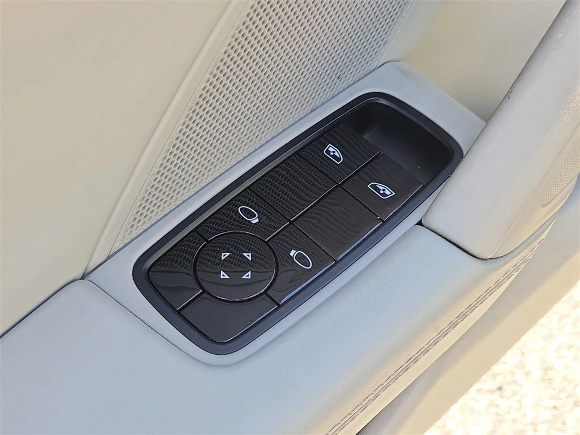 mph023_3903952462_24_212937059b