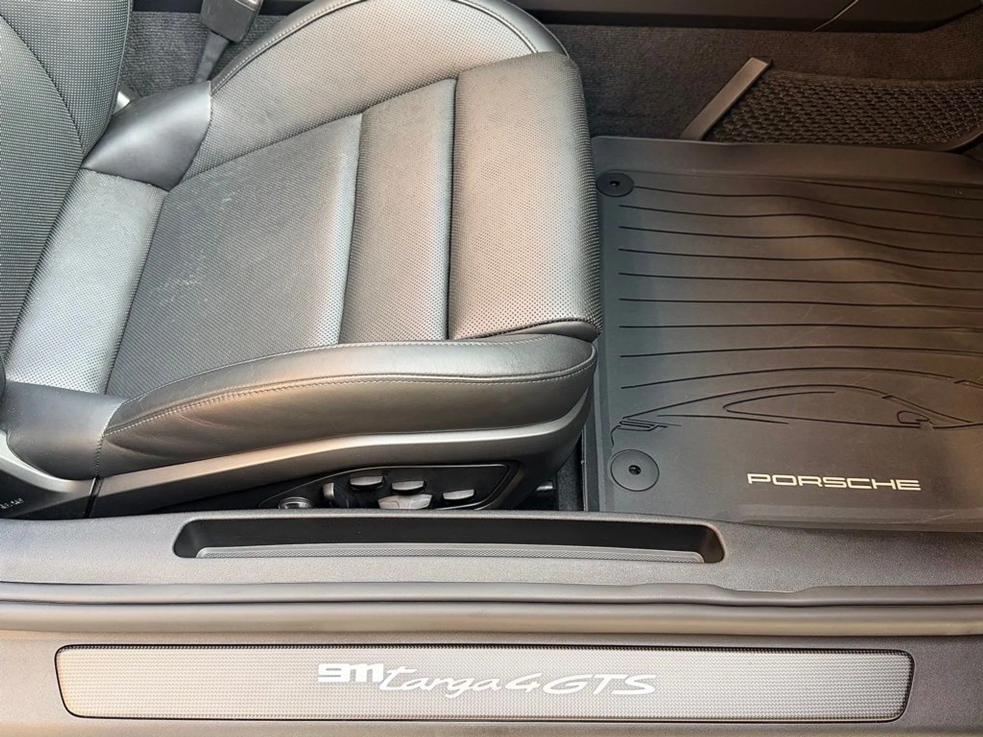 mph023_3904005673_417cda9f034844cf422b2600c3a30083x_ff3bbbbbe6