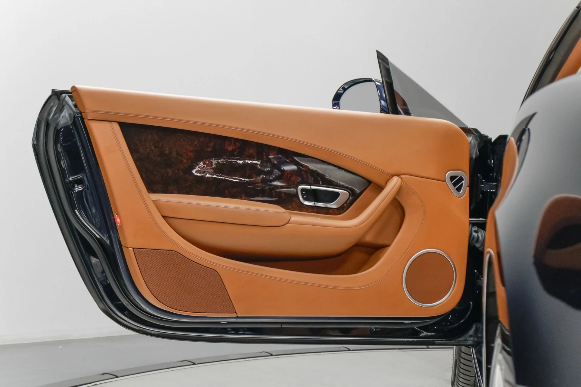 mph023_3937987715_Used_2013_Bentley_Continental_GTC_1761057953_0ed151d9d9