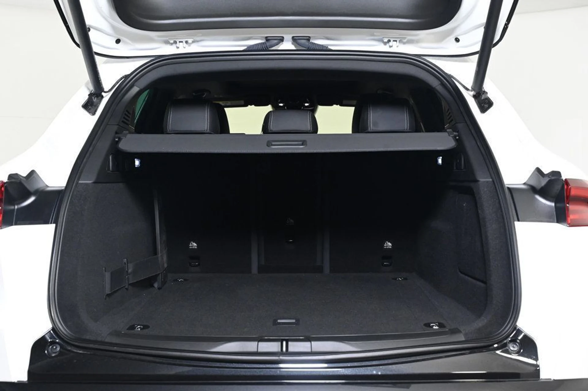 mph023_3943093390_used_2025_maserati_grecale_modena_11350_22967660_23_1024_4aae186993