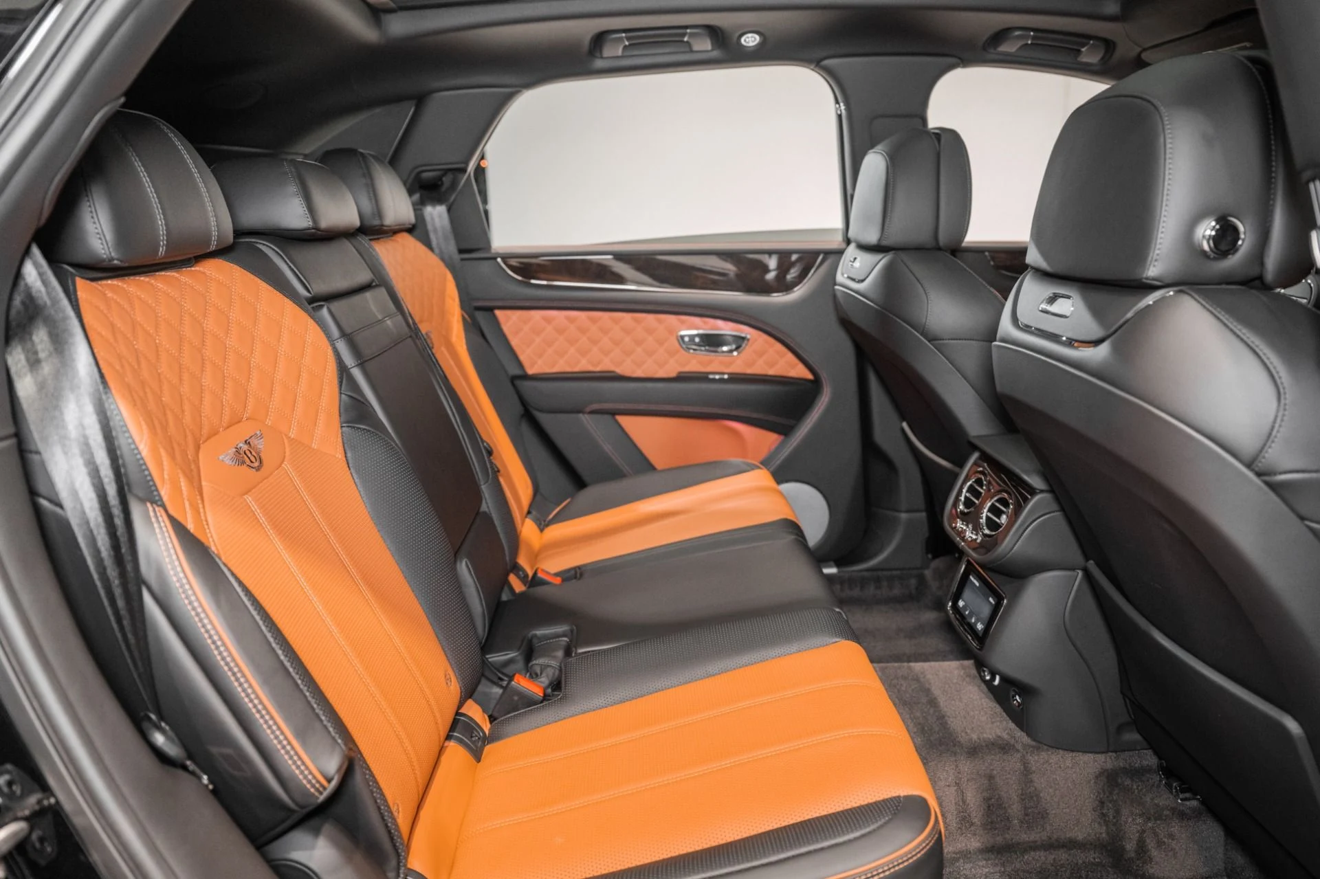 mph023_3950356804_Used_2022_Bentley_Bentayga_V8_1773164215_a734a648d8