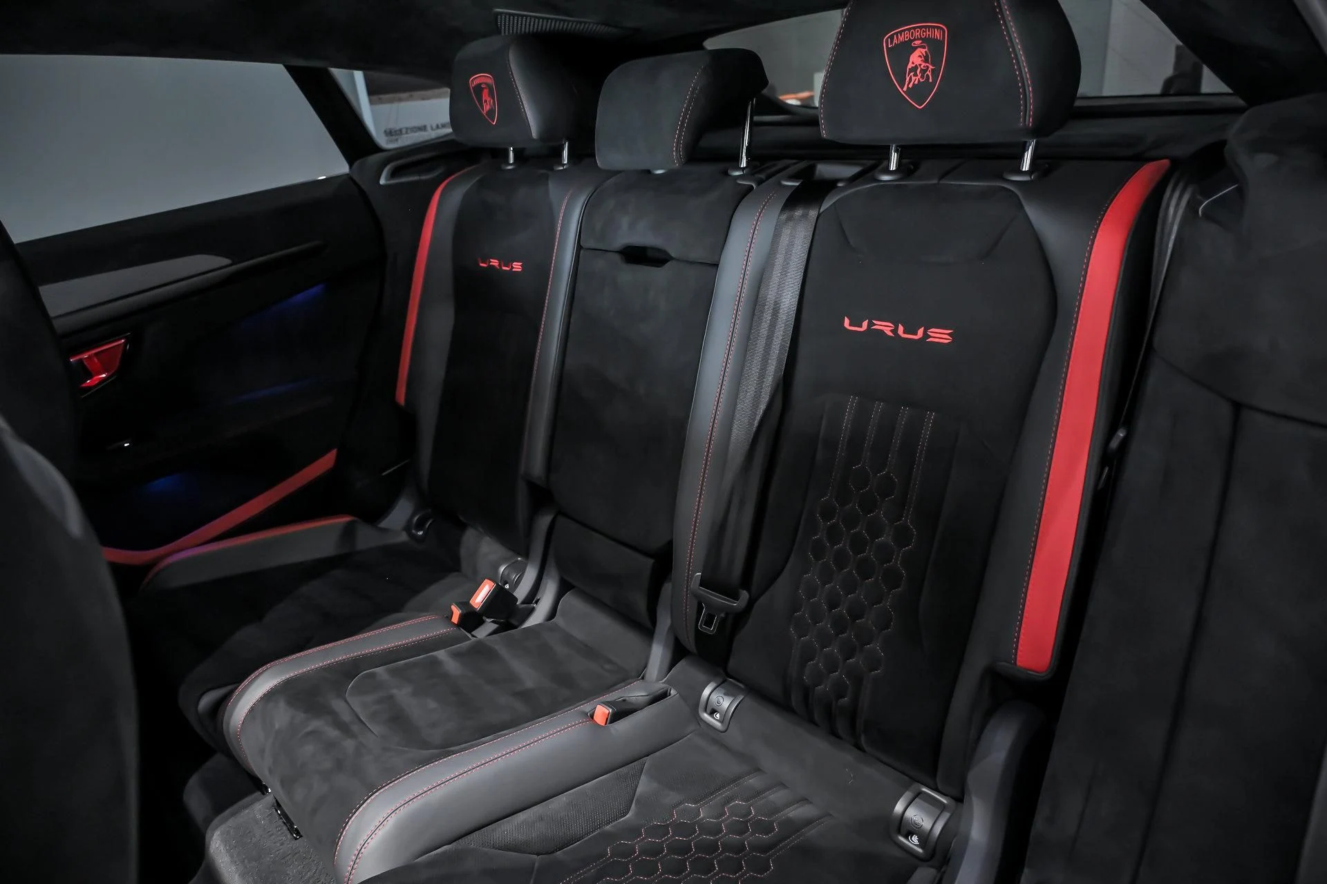 mph023_3953629518_Used_2023_Lamborghini_Urus_Performante_1765794843_c2f1e08dd5