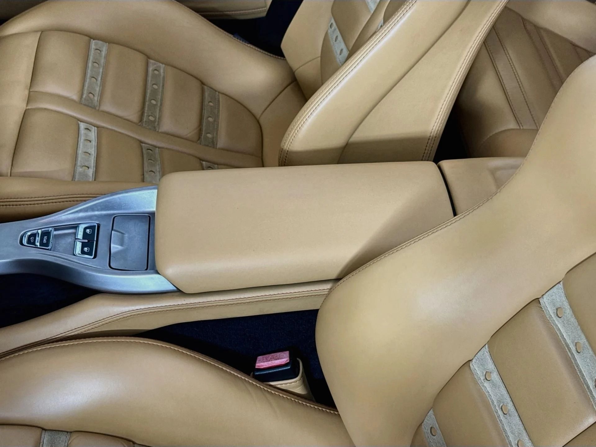 mph023_3961458208_Used_2010_Ferrari_California_1790360477_a7e52930f5