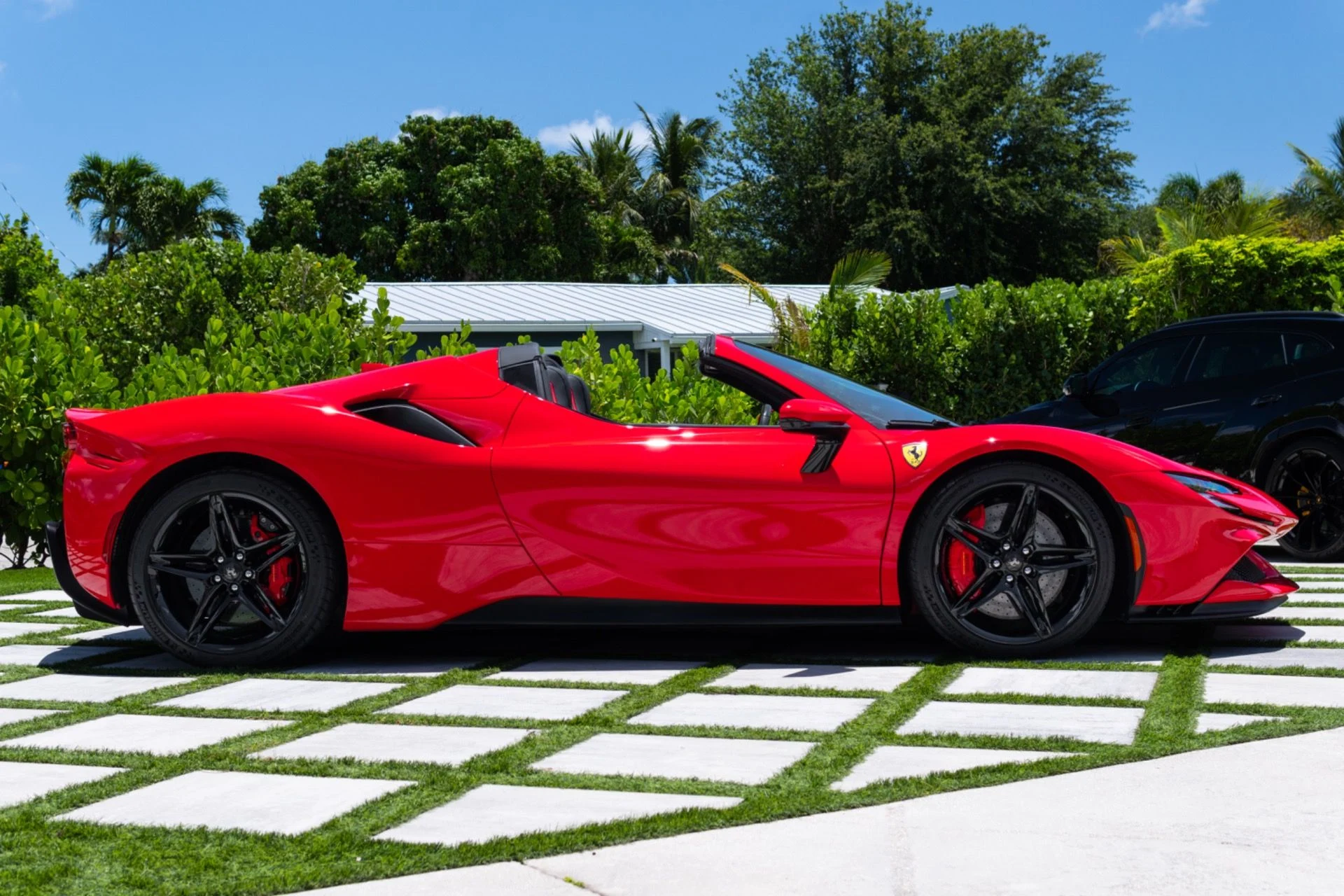 mph023_3964137677_Used_2025_Ferrari_SF_90_Spider_1779242340_f940bf6dd3