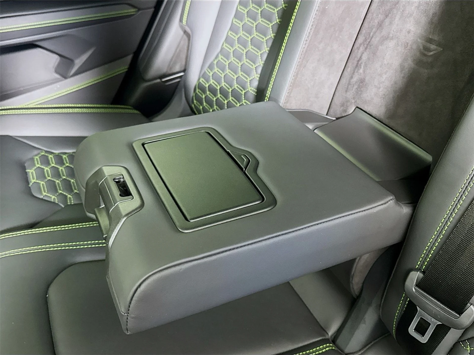 mph023_3966899286_0c35b5cd5a150a6821daa1c852b6664ax_4a91dfba95