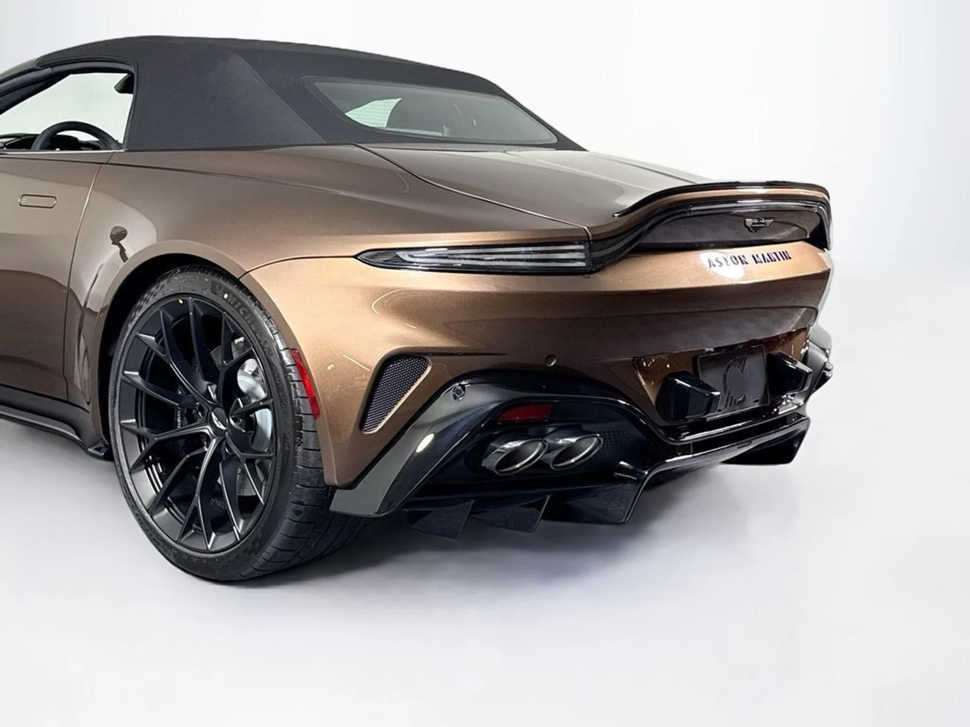 mph023_3973448546_new_2026_aston_martin_vantage_sroadster_11350_23067104_24_1024_0bb0a55895