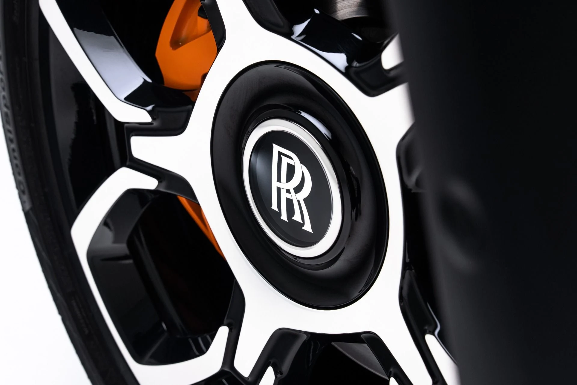 mph023_3974720599_Used_2023_Rolls_Royce_Black_Badge_Cullinan_1775515525_48d8fb5823