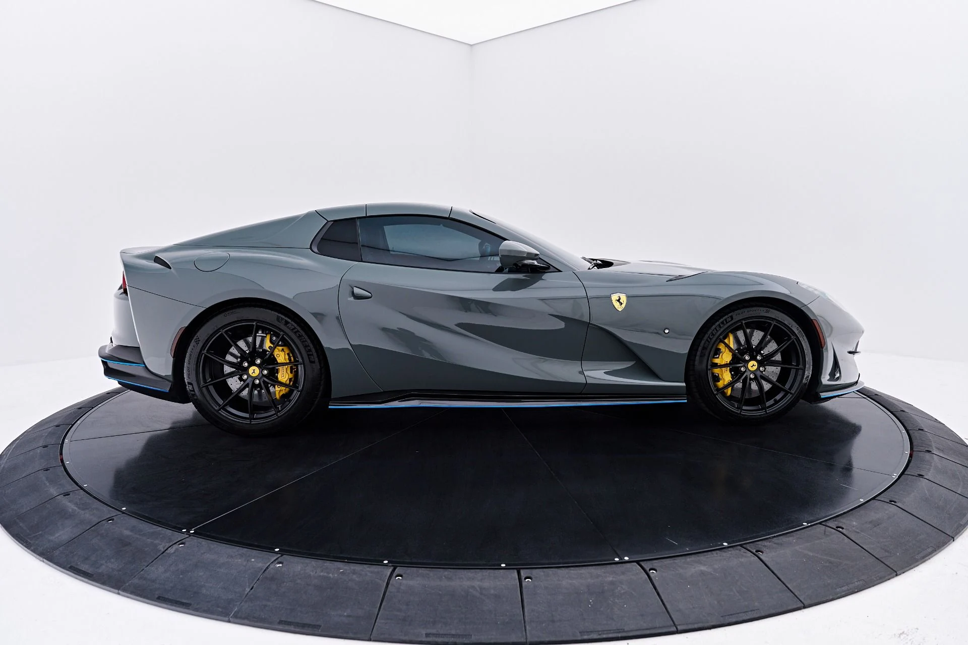 mph023_3976084401_Used_2023_Ferrari_812_GTS_Base_1785431354_757d0916ea