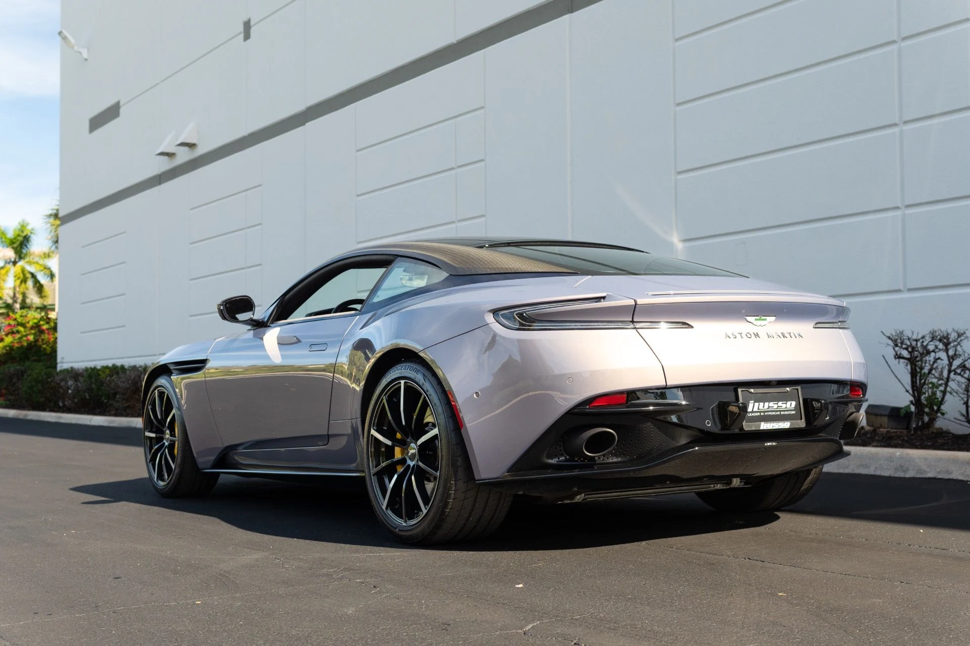 mph023_3978321948_Used_2023_Aston_Martin_DB_11_V8_1765580220_f6355ec7bd