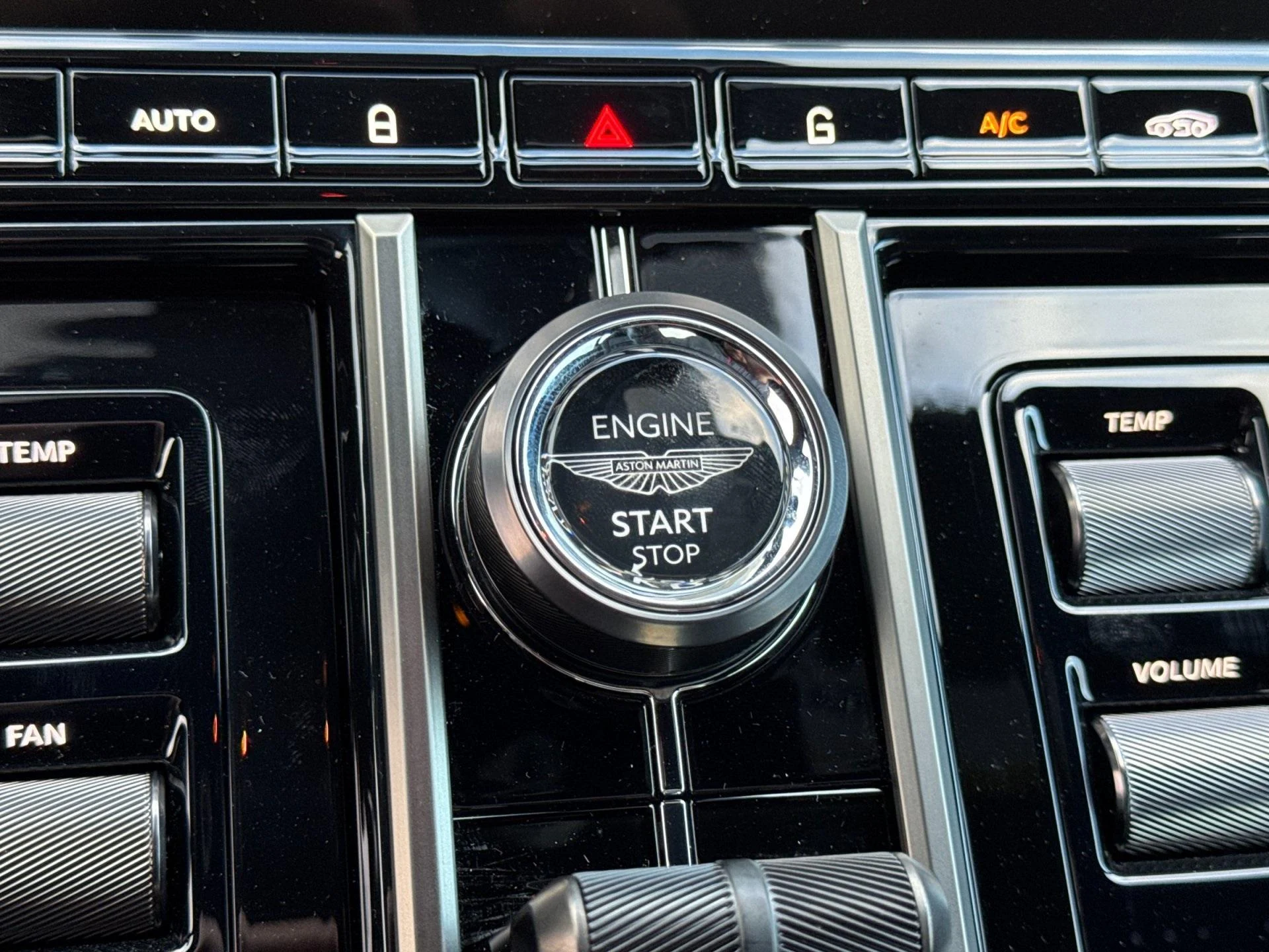 mph023_4002887746_New_2026_Aston_Martin_Vantage_S_1767798680_e55edd1f4b