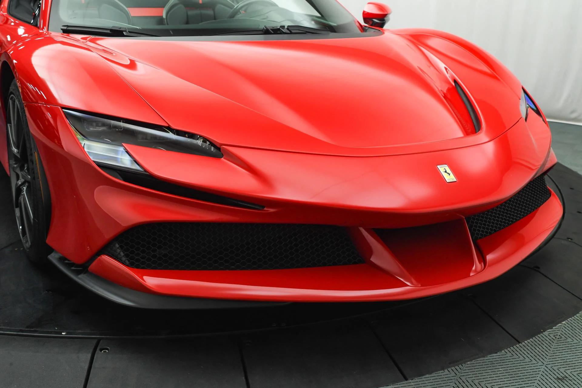 mph023_4013325658_Used_2022_Ferrari_SF_90_Spider_1753776168_69537da3ab
